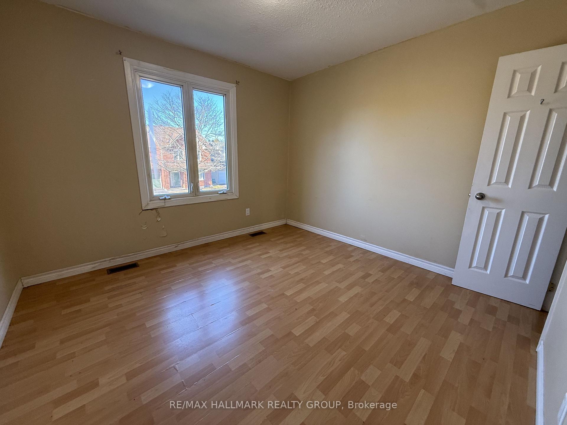 Photo 16 of 930 Cahill Drive W, Ottawa, Hunt Club — HOMEH