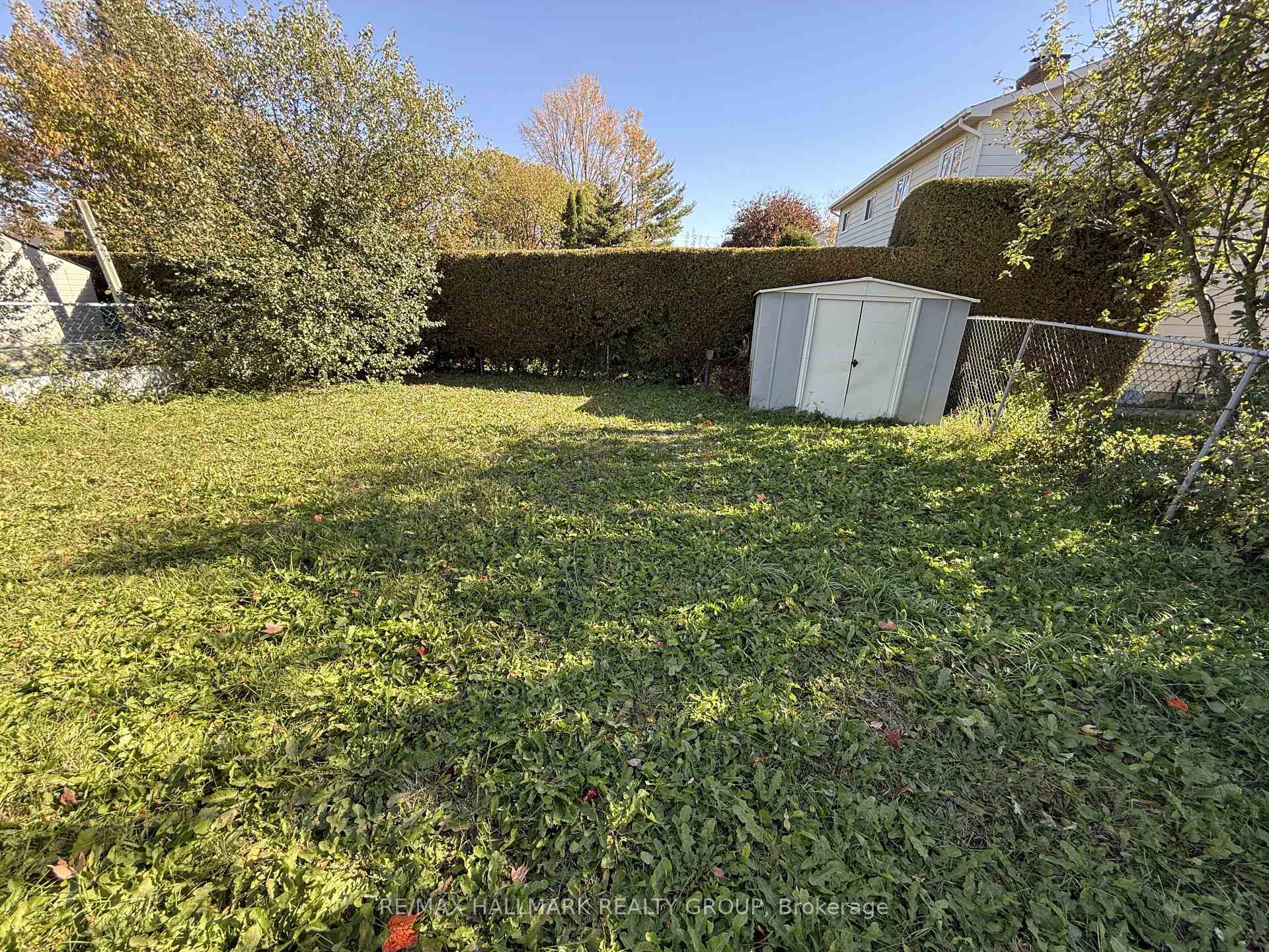 Photo 19 of 930 Cahill Drive W, Ottawa, Hunt Club — HOMEH