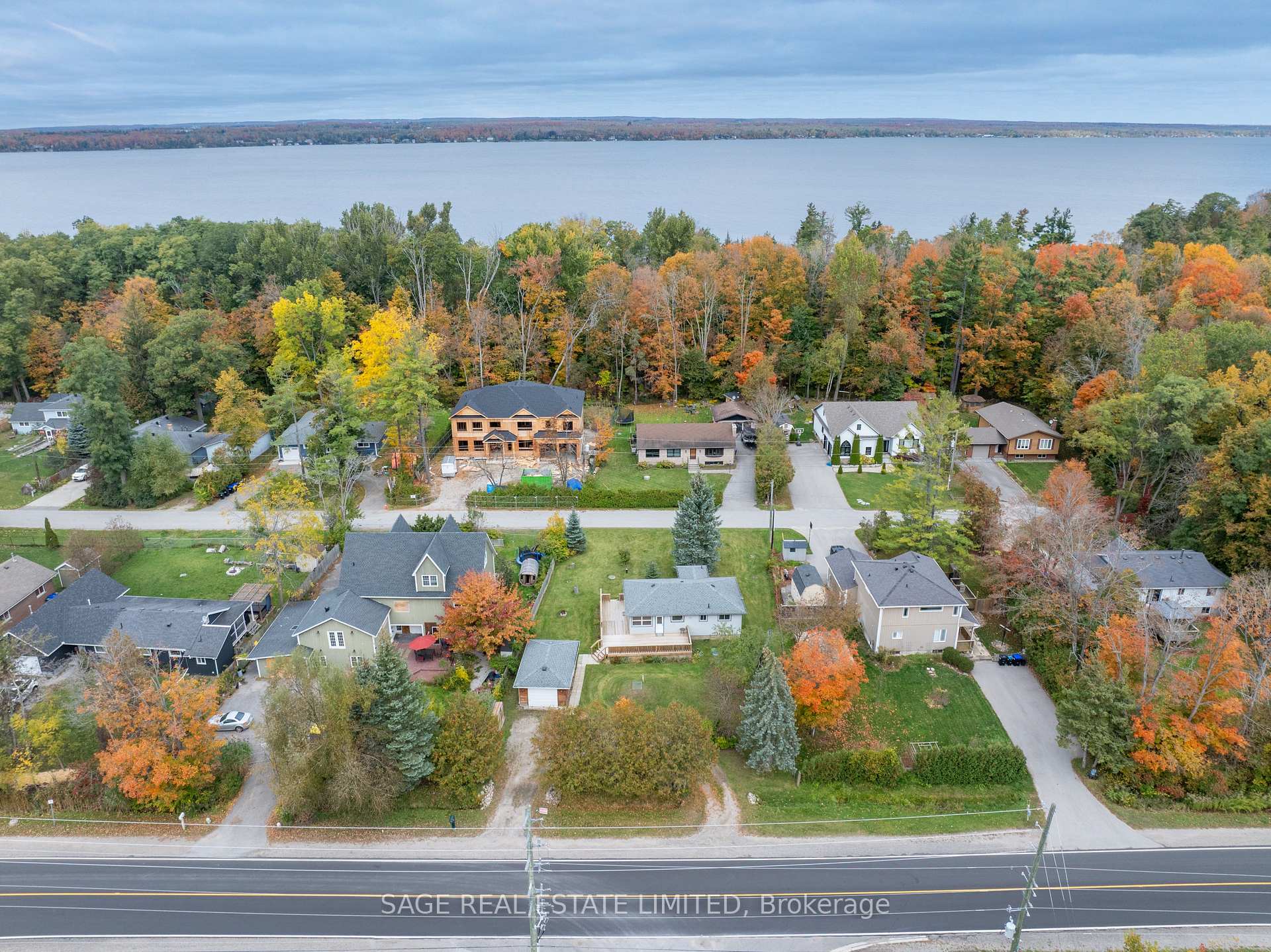 Photo 1 of 256 Big Bay Point Road, Innisfil, Rural Innisfil — HOMEH