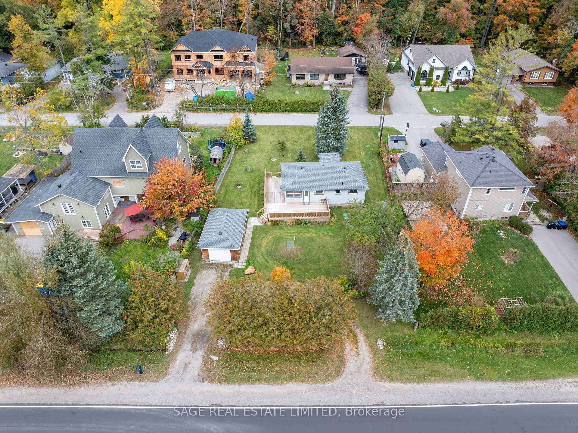Photo 2 of 256 Big Bay Point Road, Innisfil, Rural Innisfil — HOMEH