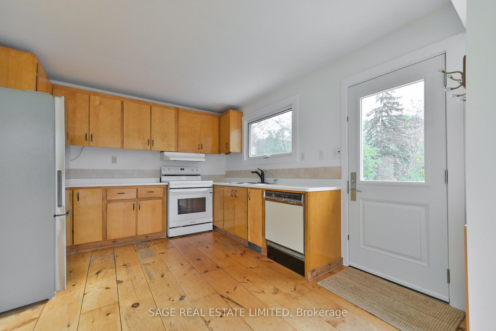 Photo 7 of 256 Big Bay Point Road, Innisfil, Rural Innisfil — HOMEH