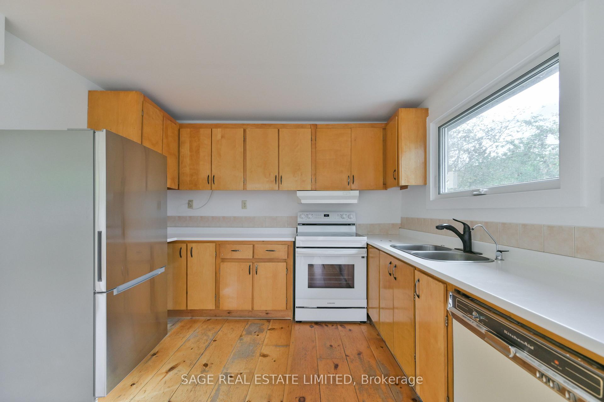 Photo 8 of 256 Big Bay Point Road, Innisfil, Rural Innisfil — HOMEH