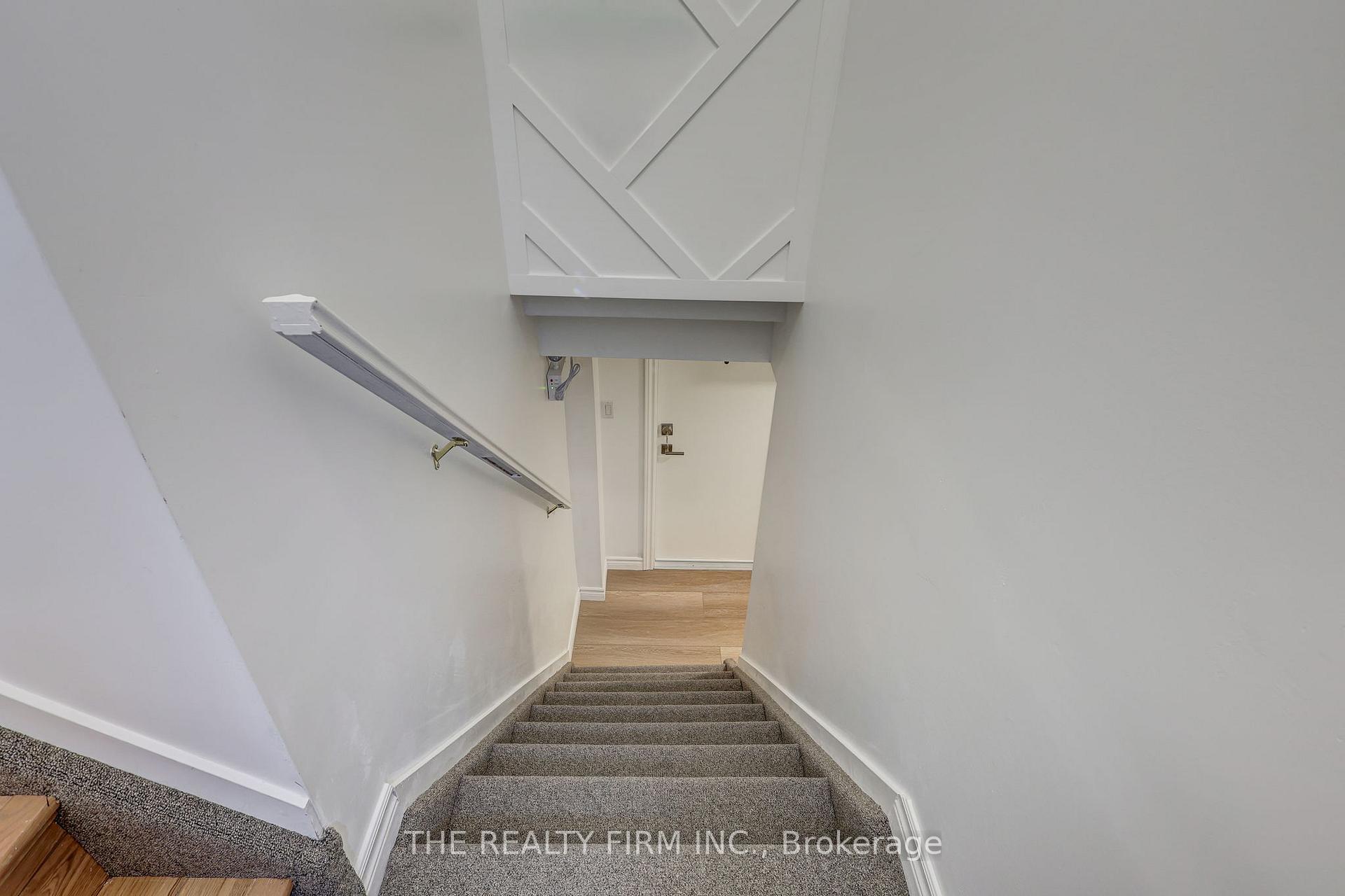 Photo 2 of Unit Lower, 408 Ridgewood Crescent, London, South D — HOMEH