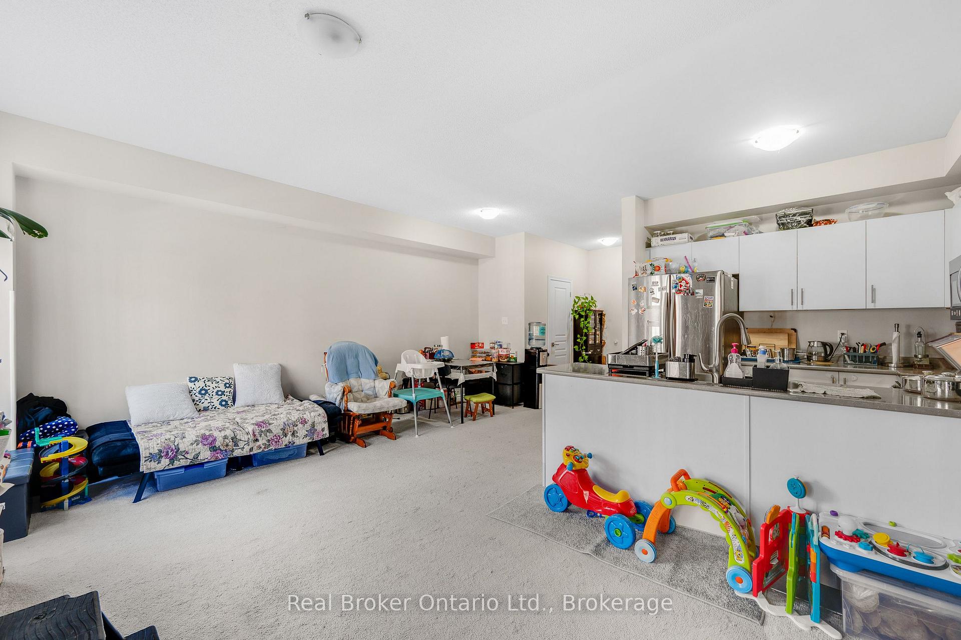 Photo 12 of Unit 80, 88 Decorso Drive, Guelph, Kortright East — HOMEH