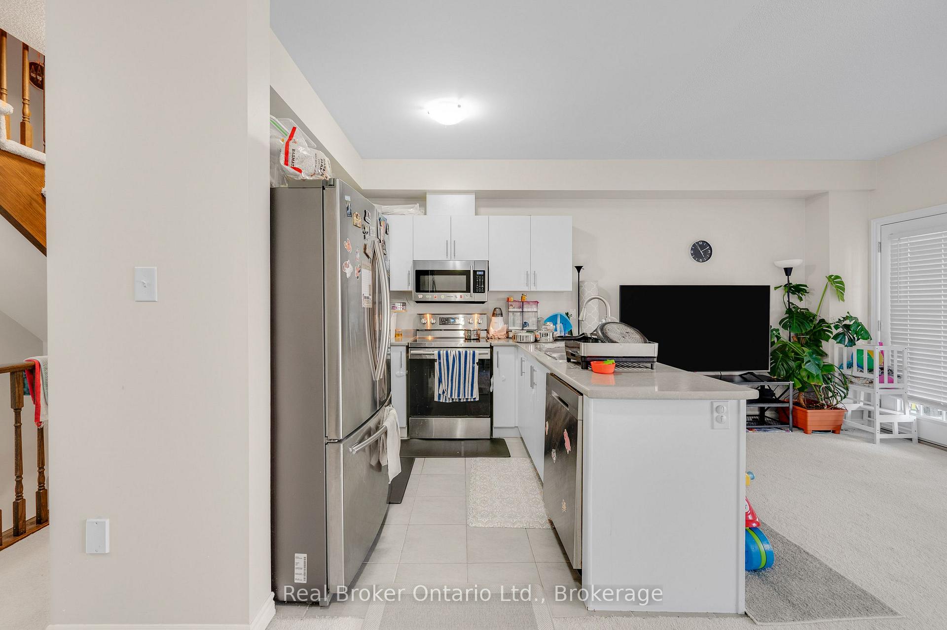 Photo 13 of Unit 80, 88 Decorso Drive, Guelph, Kortright East — HOMEH