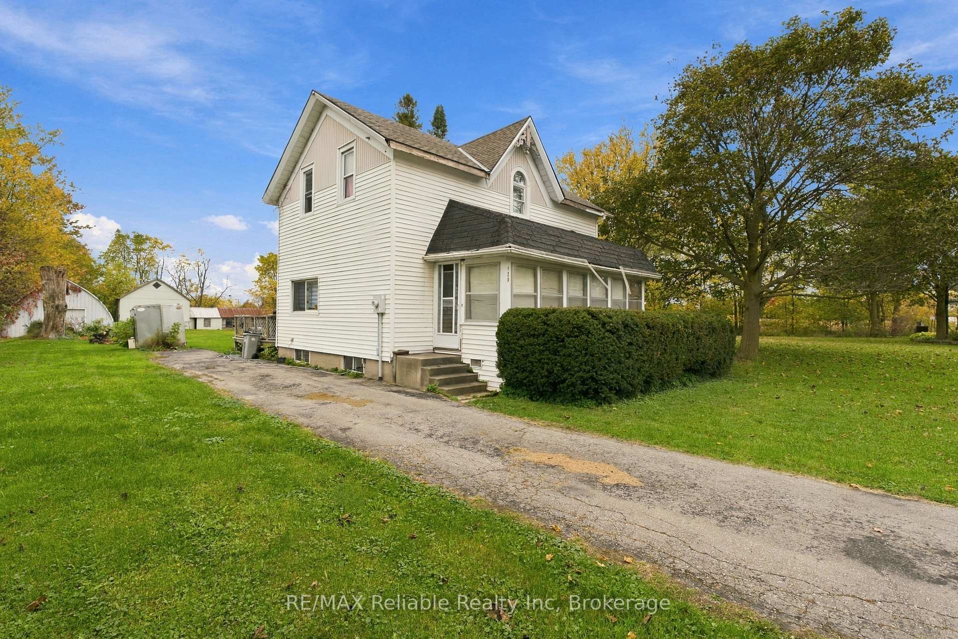 Photo 10 of 173 Main Street N, Huron East, Seaforth — HOMEH
