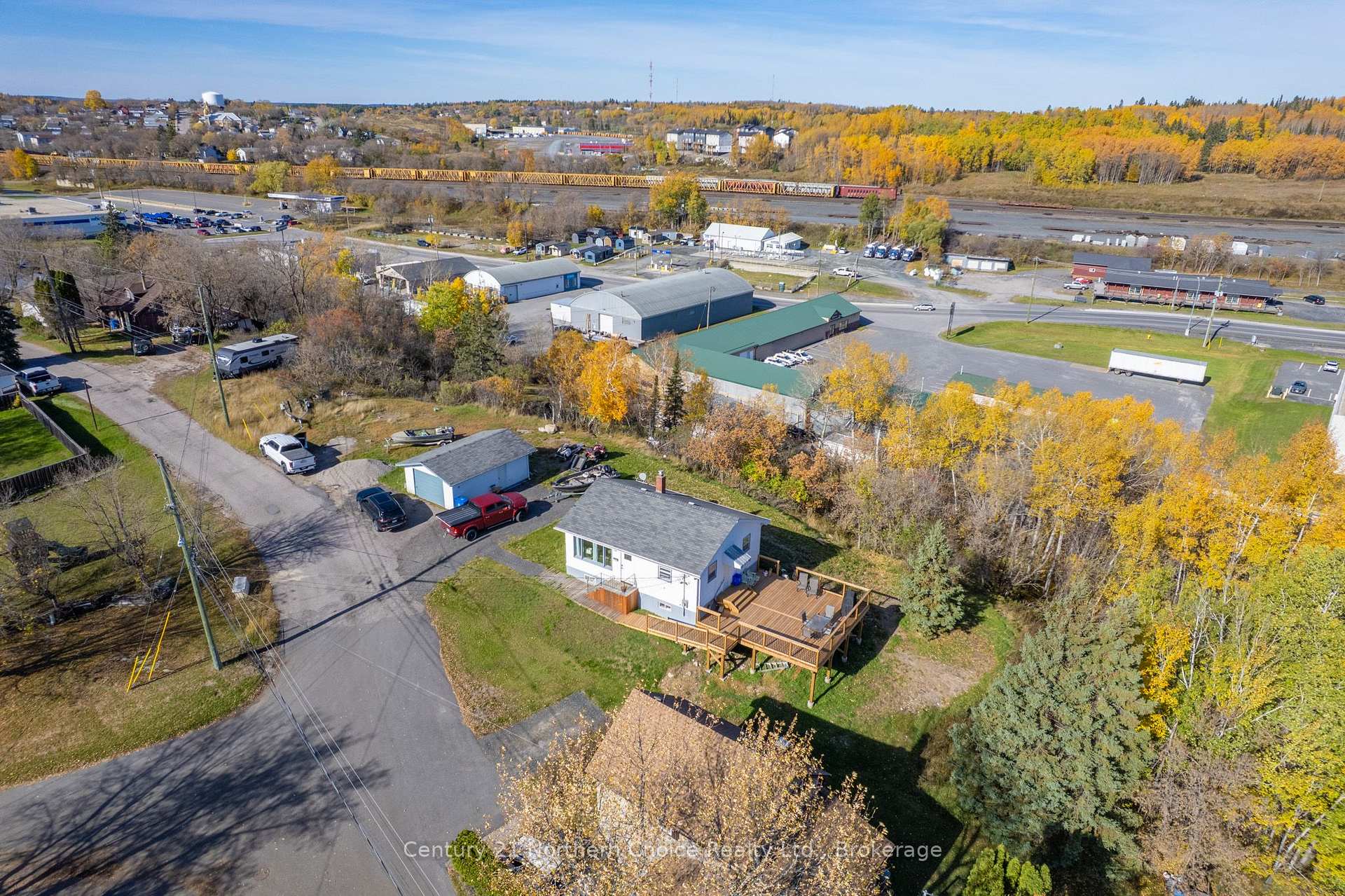 Photo 2 of 1038 1/2 Park Street, Kenora, Central — HOMEH