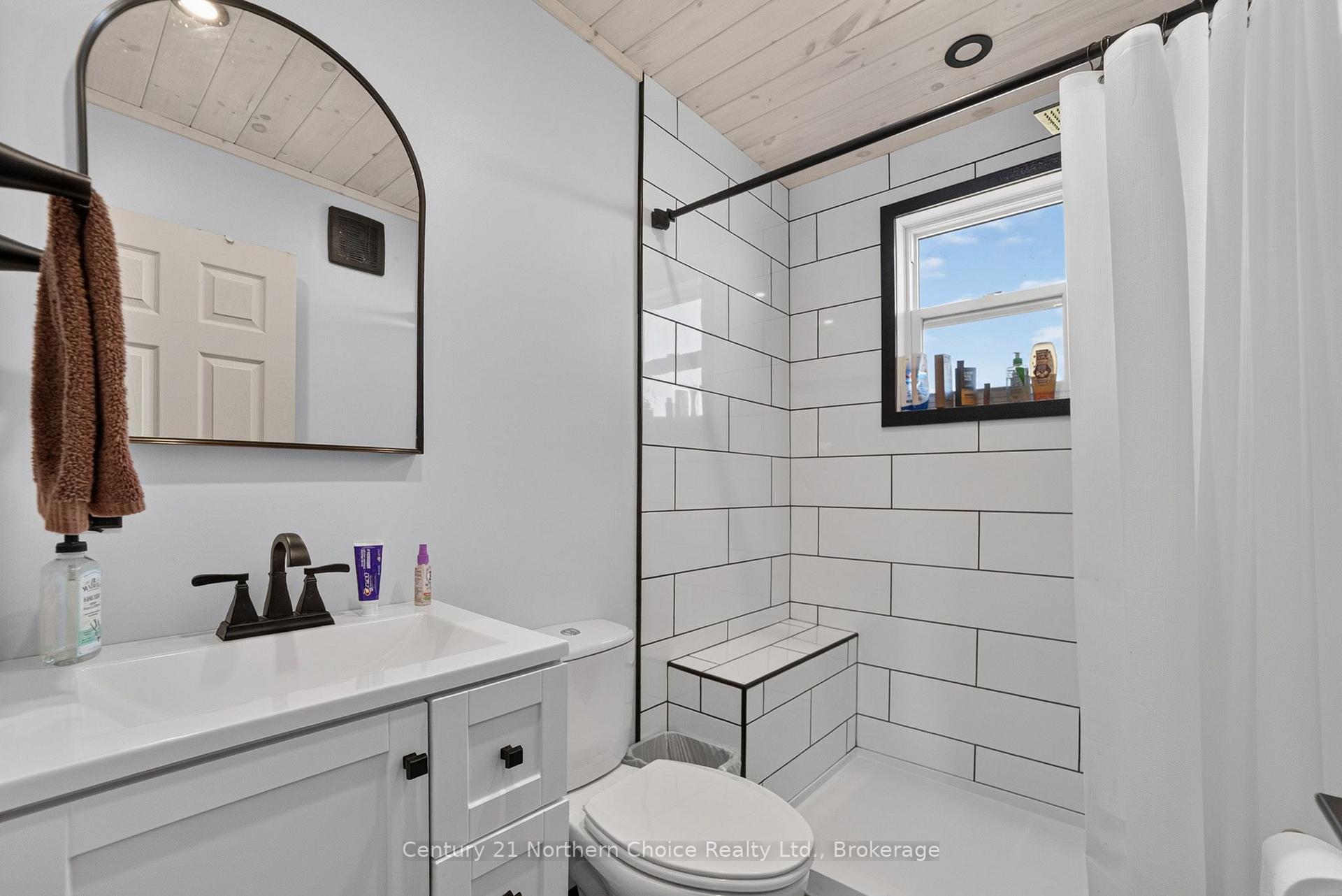 Photo 15 of 1038 1/2 Park Street, Kenora, Central — HOMEH