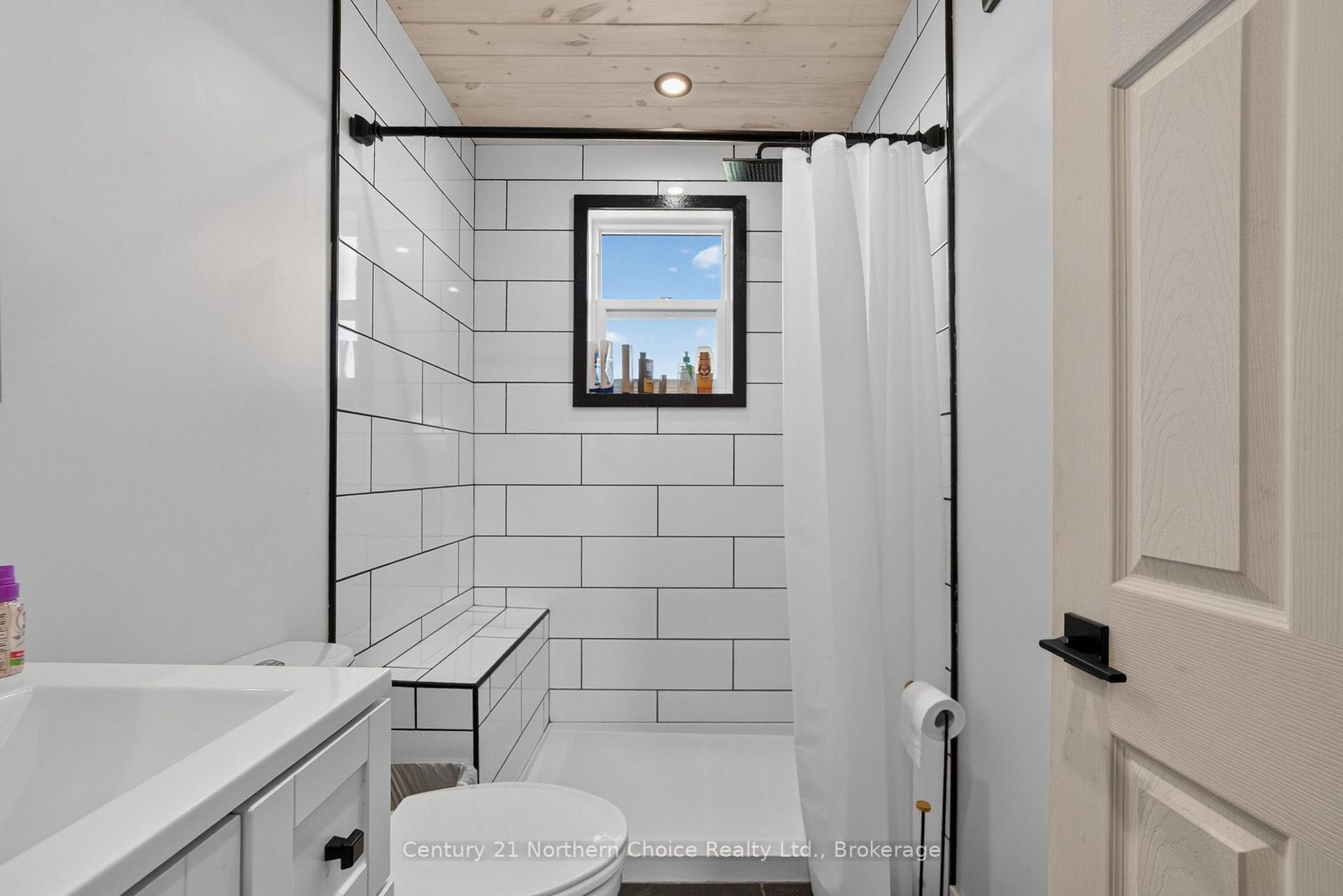 Photo 16 of 1038 1/2 Park Street, Kenora, Central — HOMEH