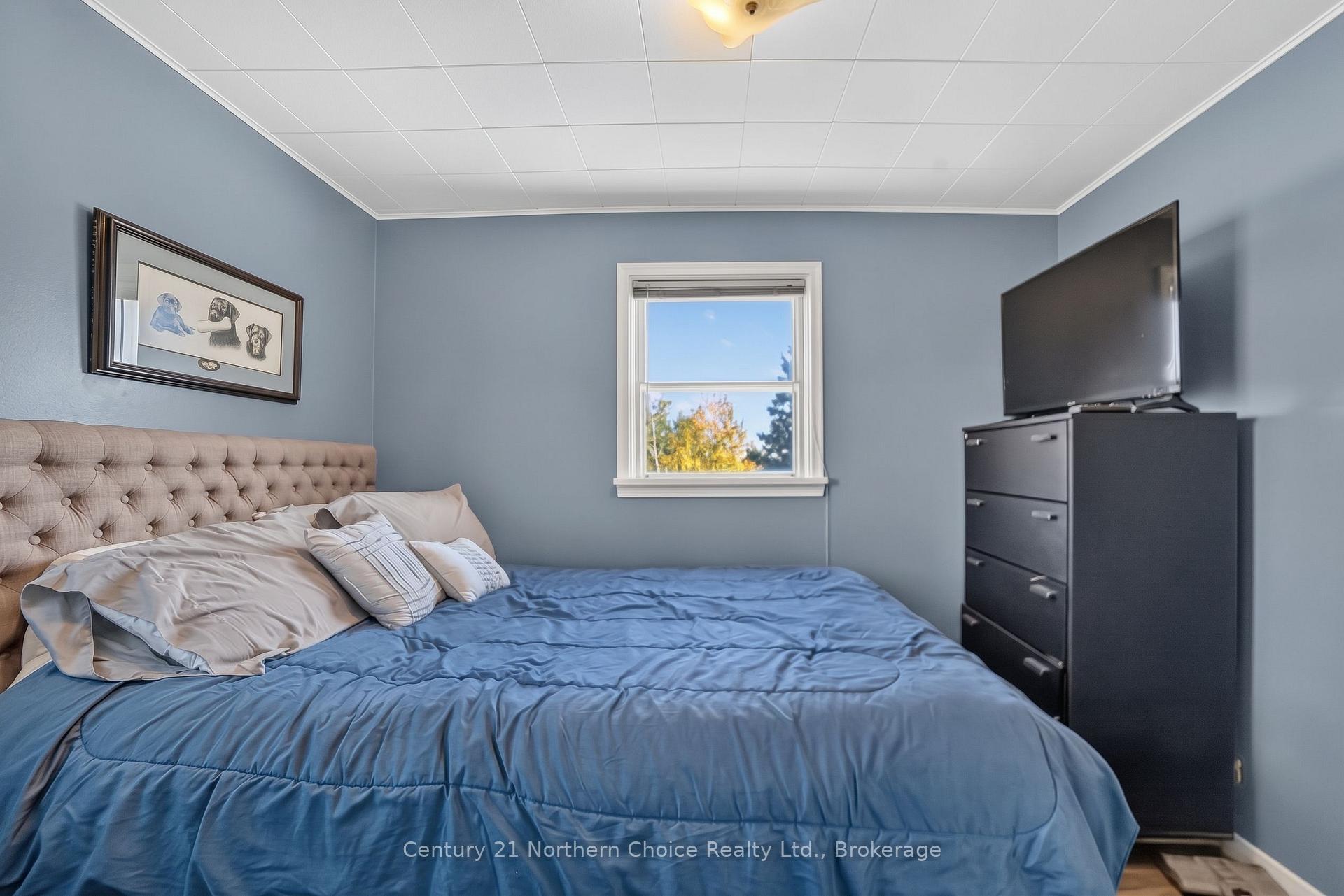 Photo 18 of 1038 1/2 Park Street, Kenora, Central — HOMEH