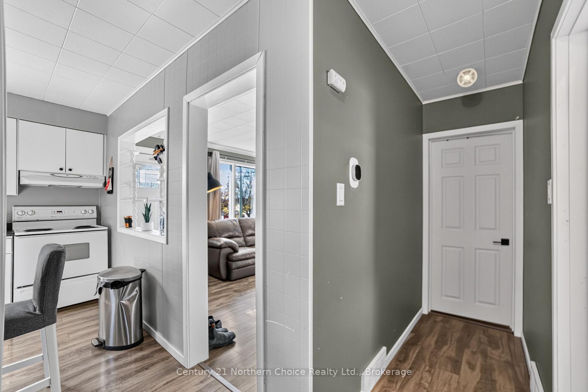 Photo 19 of 1038 1/2 Park Street, Kenora, Central — HOMEH