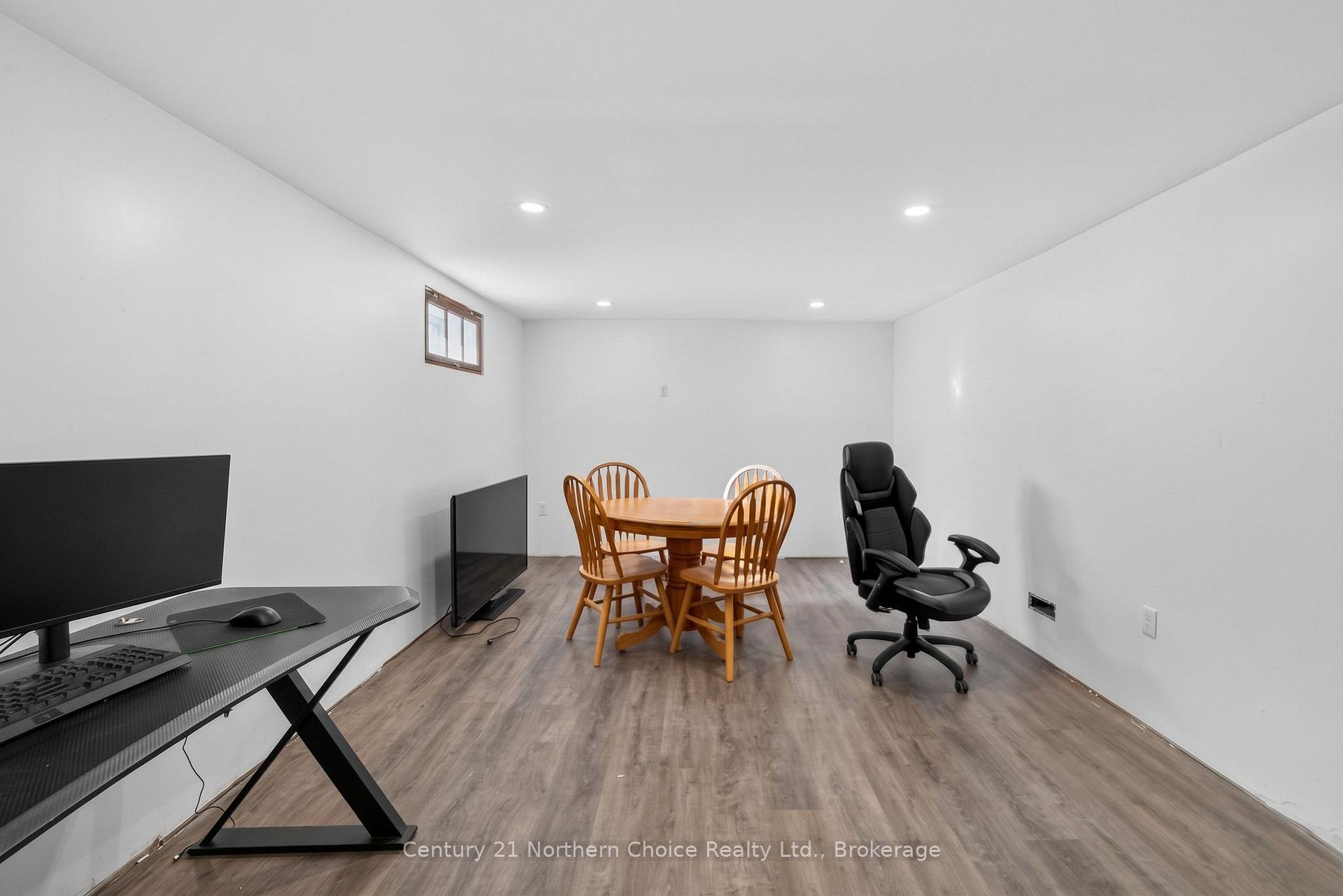 Photo 20 of 1038 1/2 Park Street, Kenora, Central — HOMEH