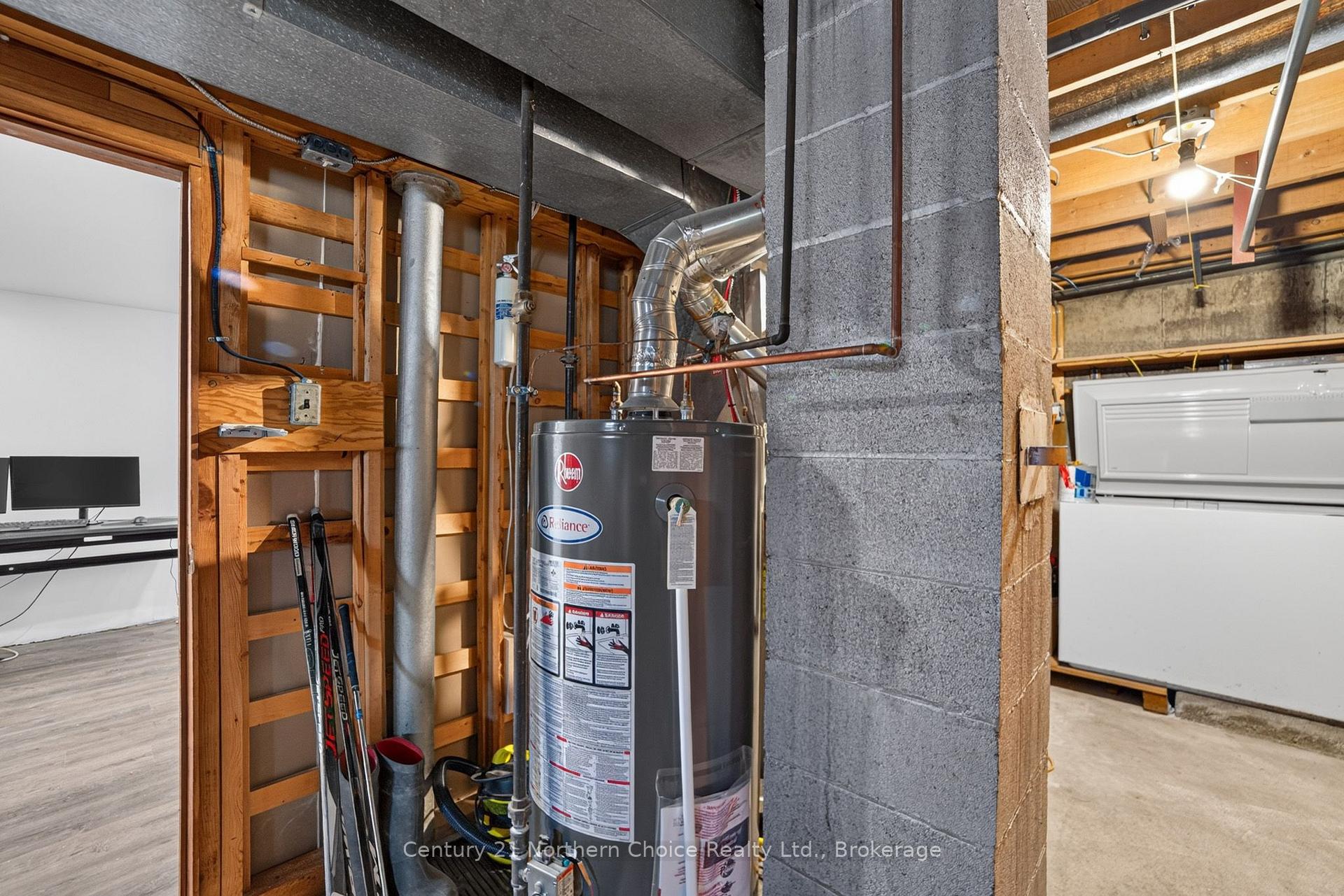 Photo 23 of 1038 1/2 Park Street, Kenora, Central — HOMEH
