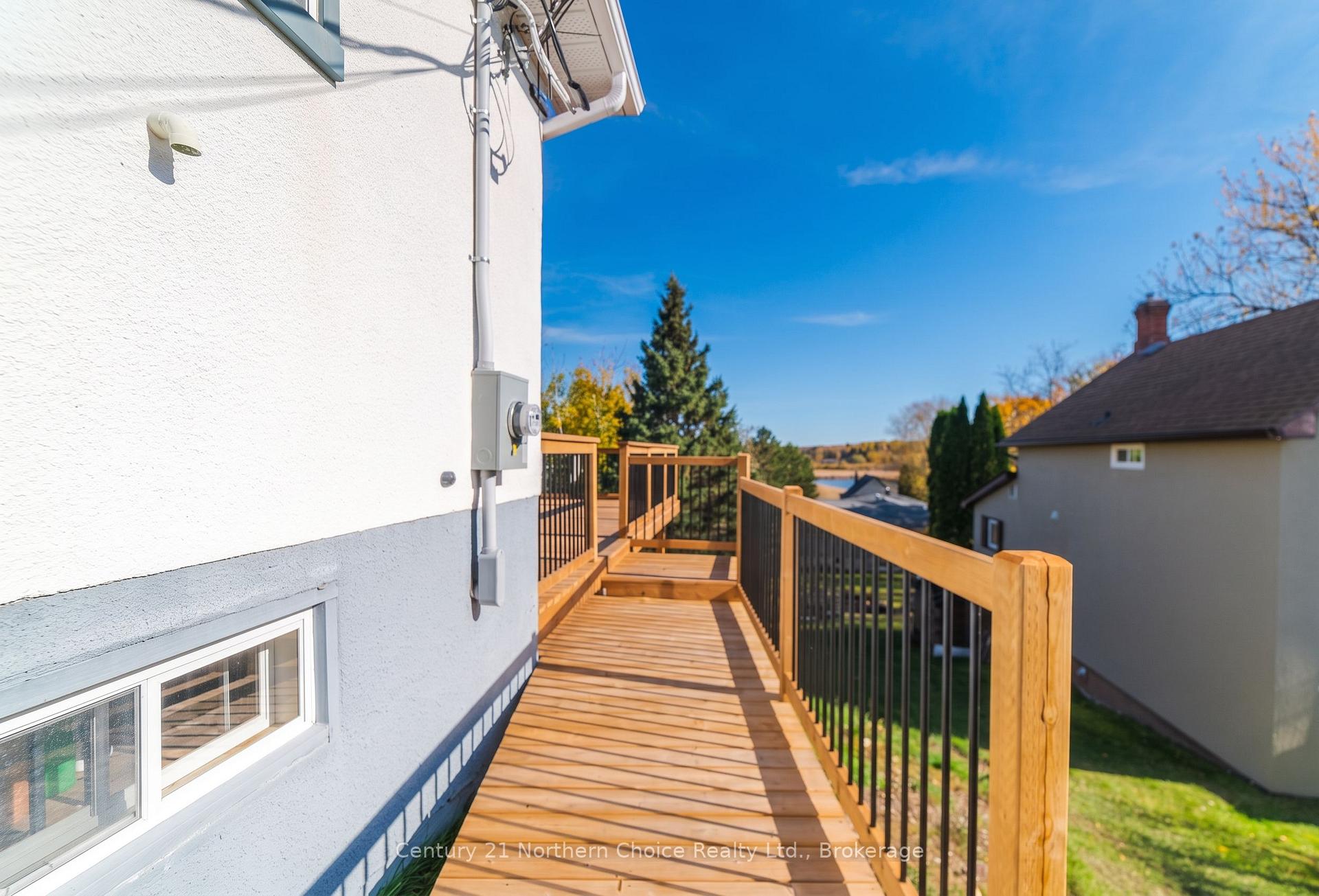 Photo 25 of 1038 1/2 Park Street, Kenora, Central — HOMEH