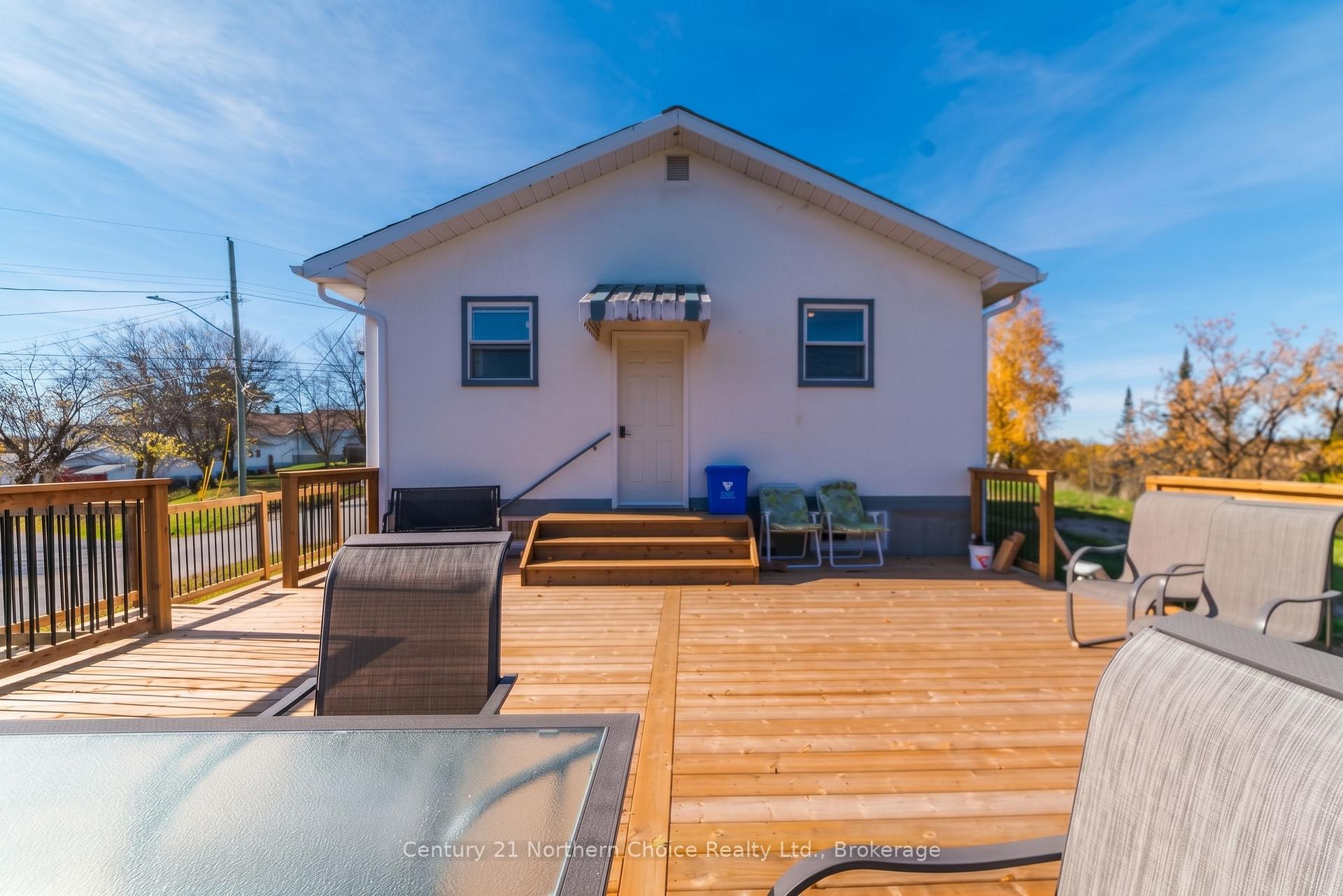 Photo 27 of 1038 1/2 Park Street, Kenora, Central — HOMEH