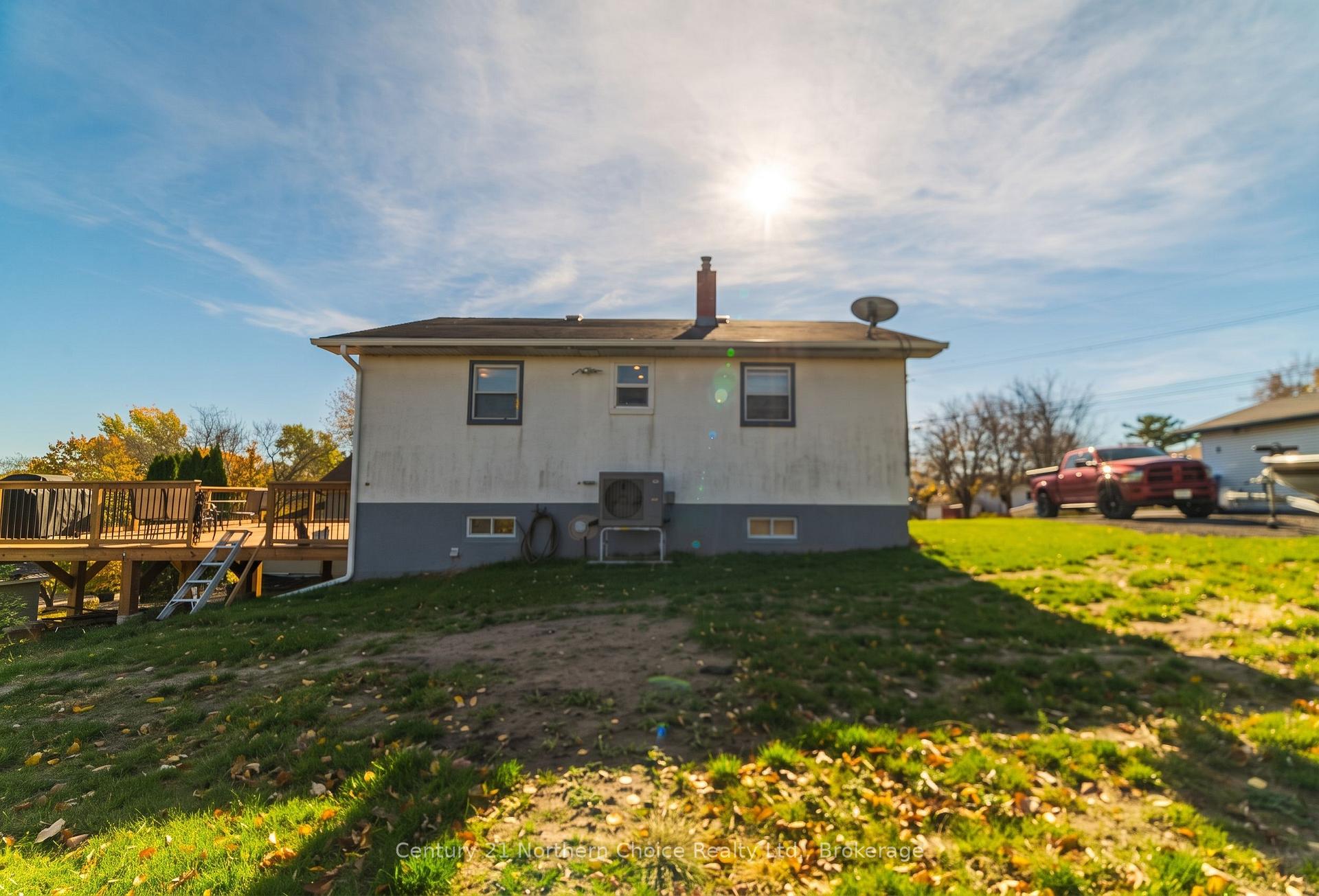 Photo 30 of 1038 1/2 Park Street, Kenora, Central — HOMEH