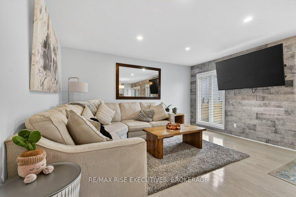 Photo 8 of 1543 Providence Crescent, Kingston, City Northwest — HOMEH