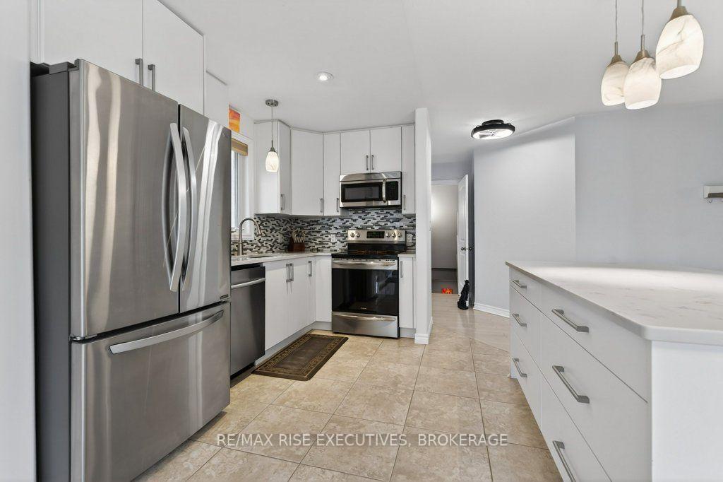 Photo 14 of 1543 Providence Crescent, Kingston, City Northwest — HOMEH