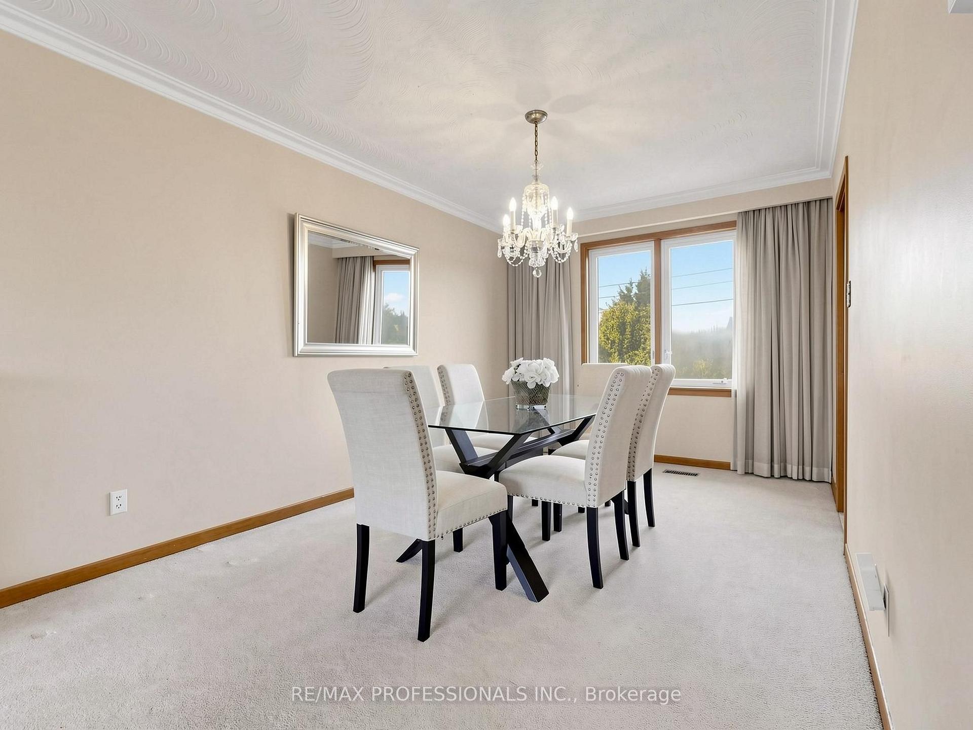 Photo 8 of 32 Summitcrest Drive, Etobicoke, Willowridge-Martingrove-Richview — HOMEH