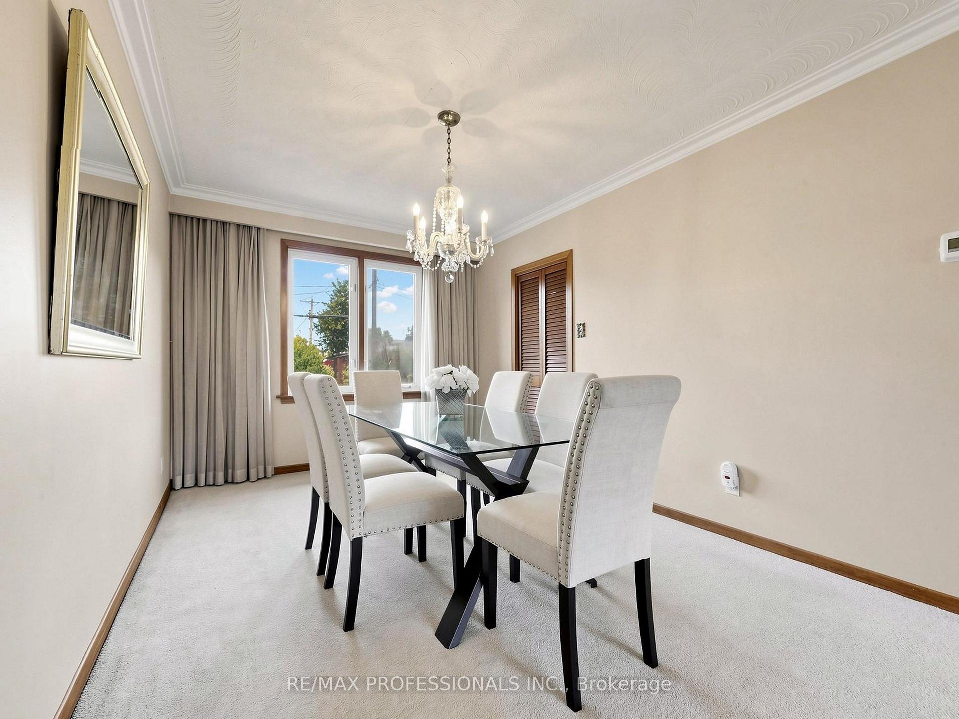 Photo 9 of 32 Summitcrest Drive, Etobicoke, Willowridge-Martingrove-Richview — HOMEH