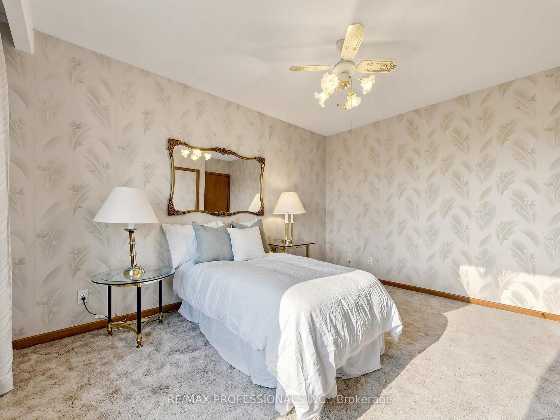 Photo 19 of 32 Summitcrest Drive, Etobicoke, Willowridge-Martingrove-Richview — HOMEH