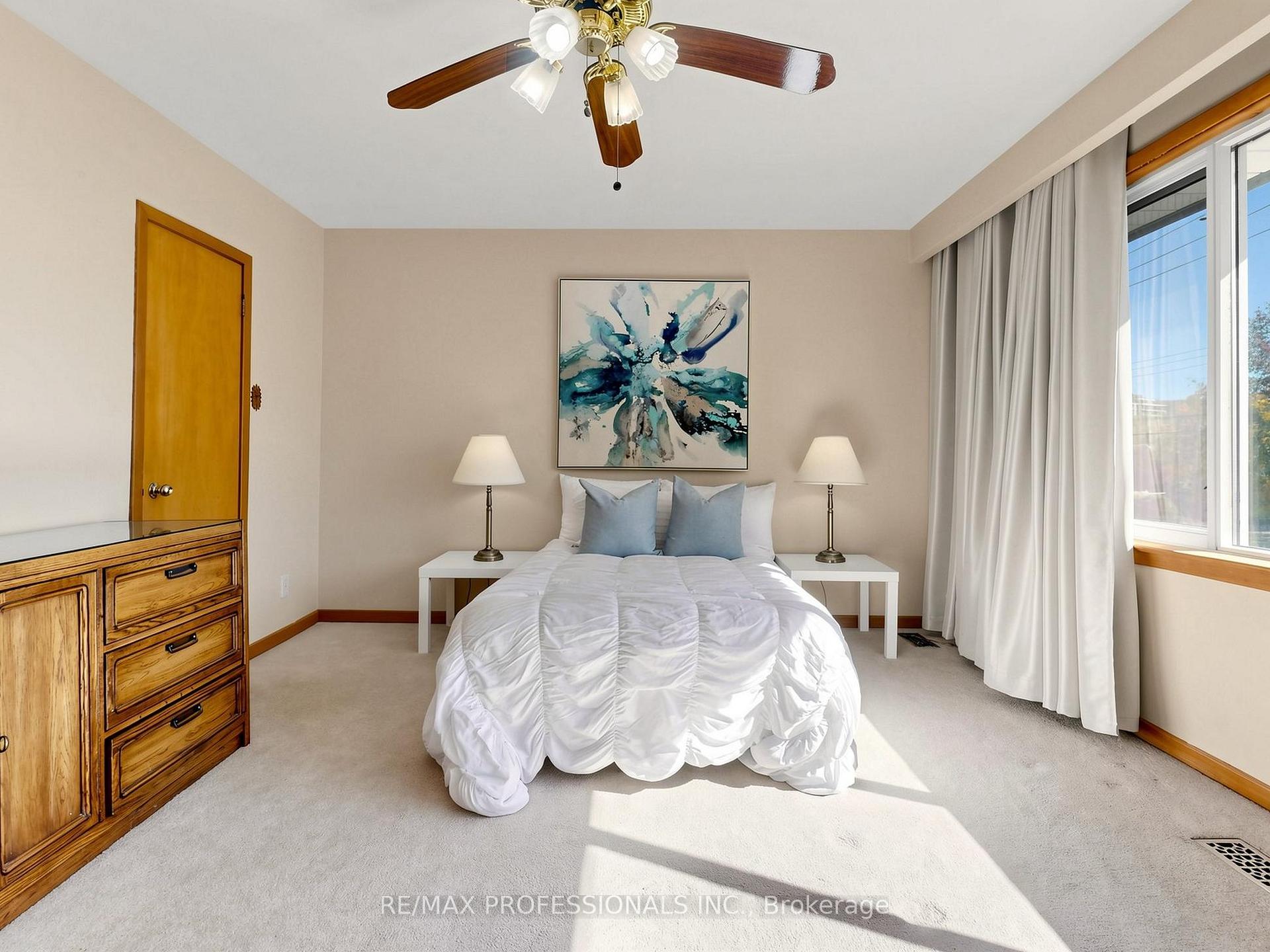 Photo 20 of 32 Summitcrest Drive, Etobicoke, Willowridge-Martingrove-Richview — HOMEH