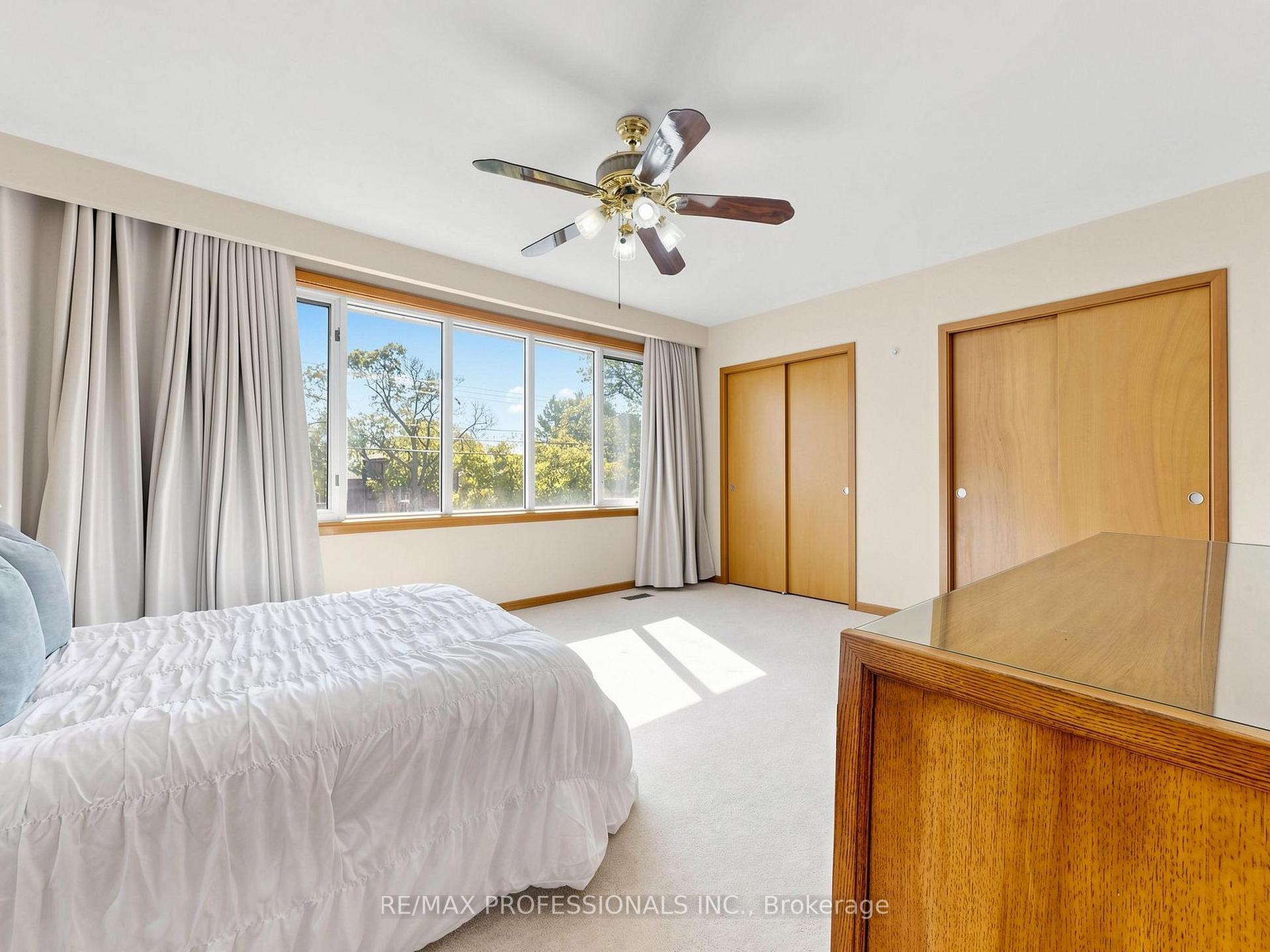 Photo 22 of 32 Summitcrest Drive, Etobicoke, Willowridge-Martingrove-Richview — HOMEH