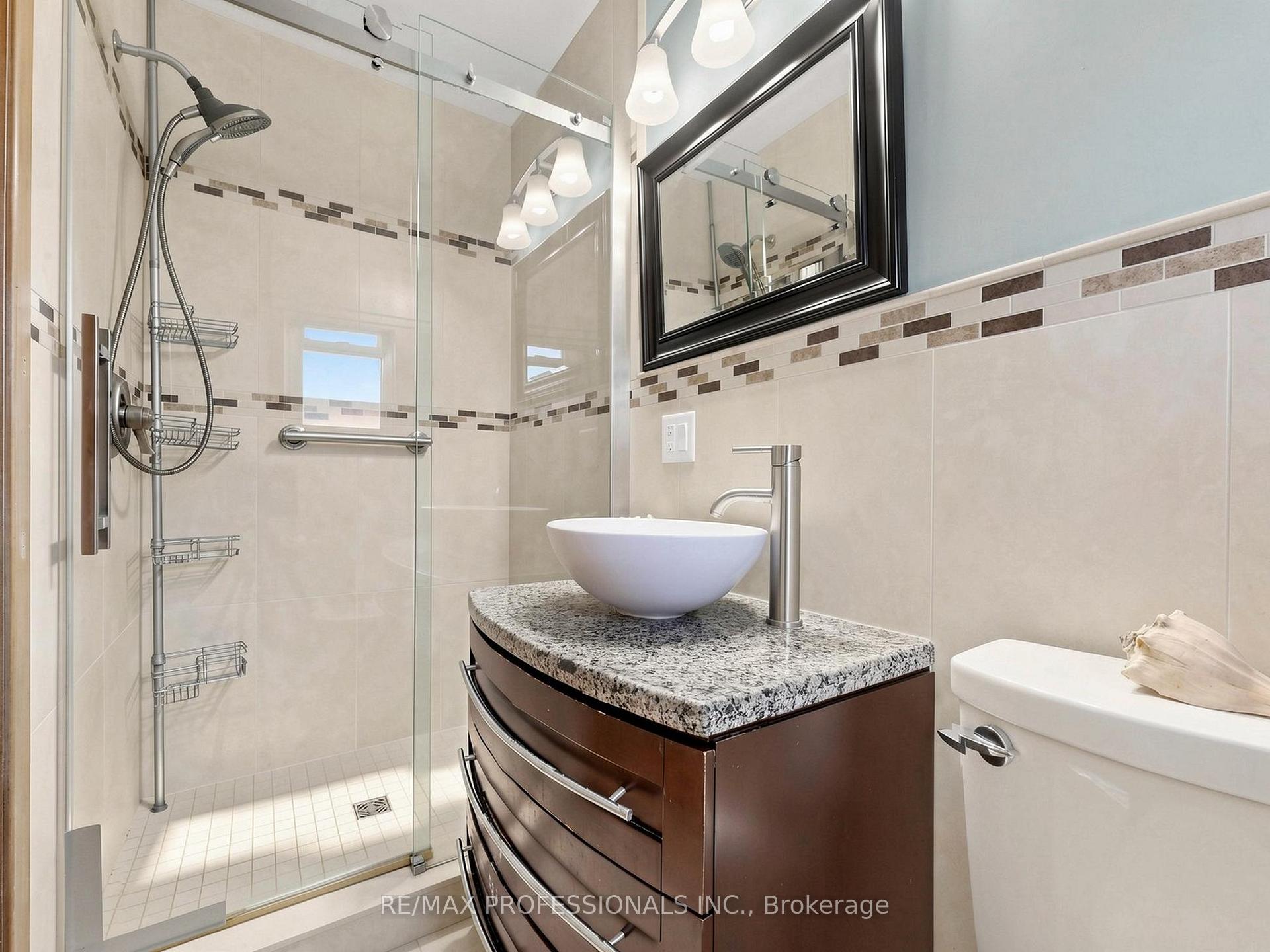 Photo 23 of 32 Summitcrest Drive, Etobicoke, Willowridge-Martingrove-Richview — HOMEH