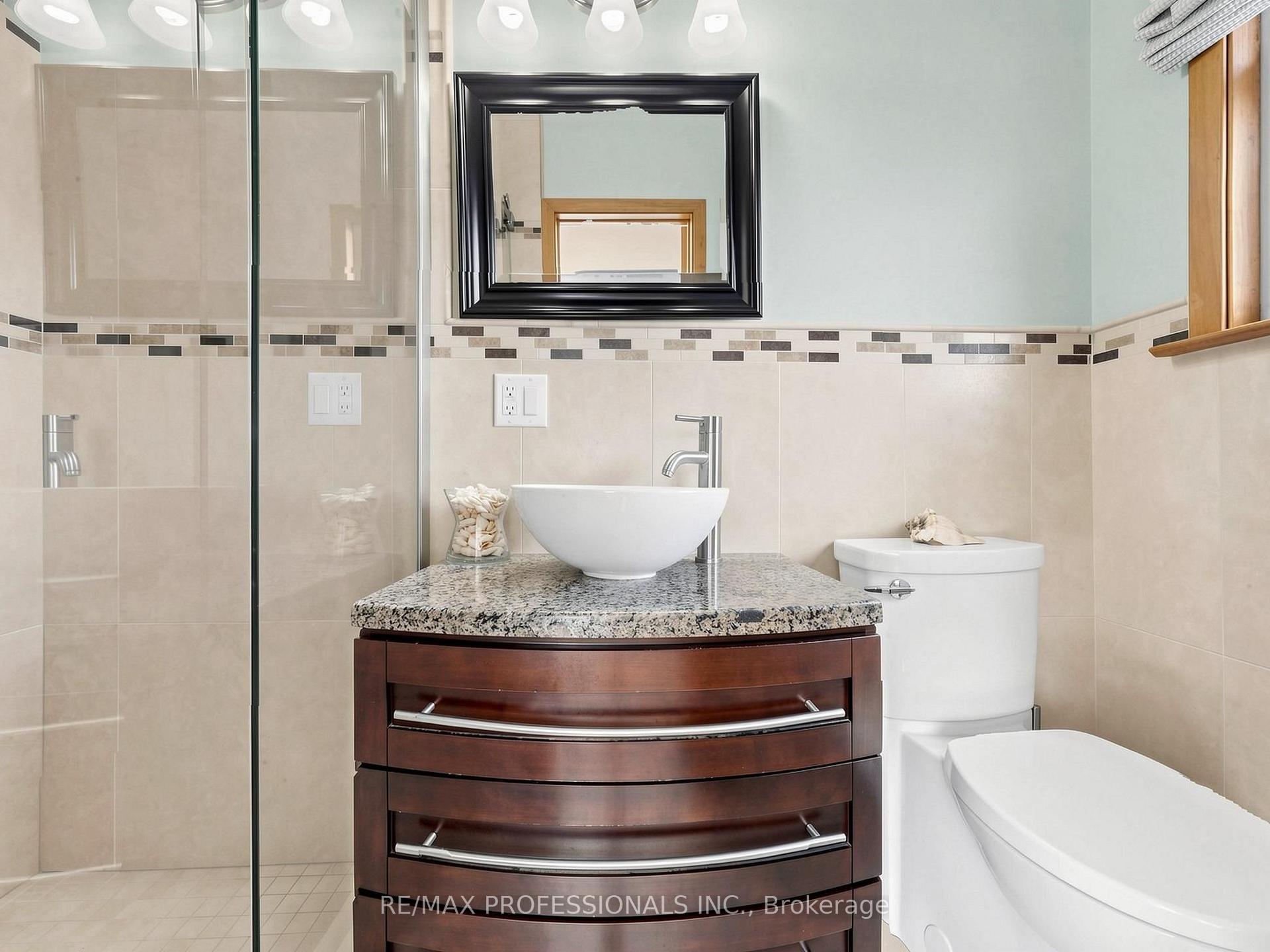 Photo 24 of 32 Summitcrest Drive, Etobicoke, Willowridge-Martingrove-Richview — HOMEH
