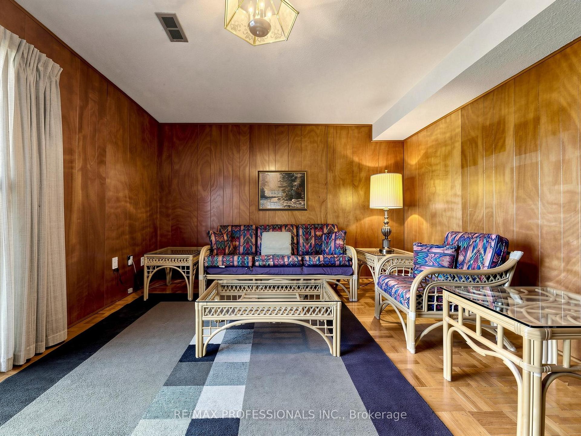 Photo 26 of 32 Summitcrest Drive, Etobicoke, Willowridge-Martingrove-Richview — HOMEH