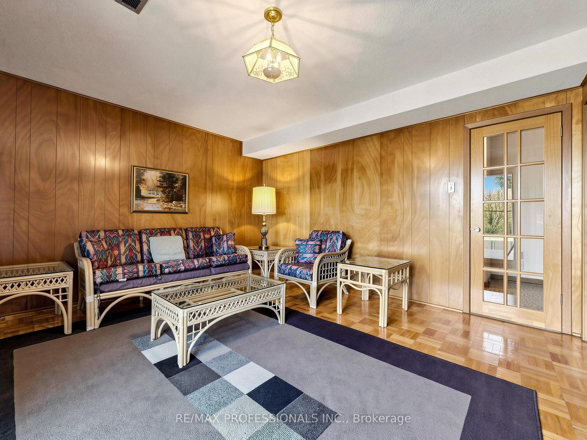 Photo 27 of 32 Summitcrest Drive, Etobicoke, Willowridge-Martingrove-Richview — HOMEH