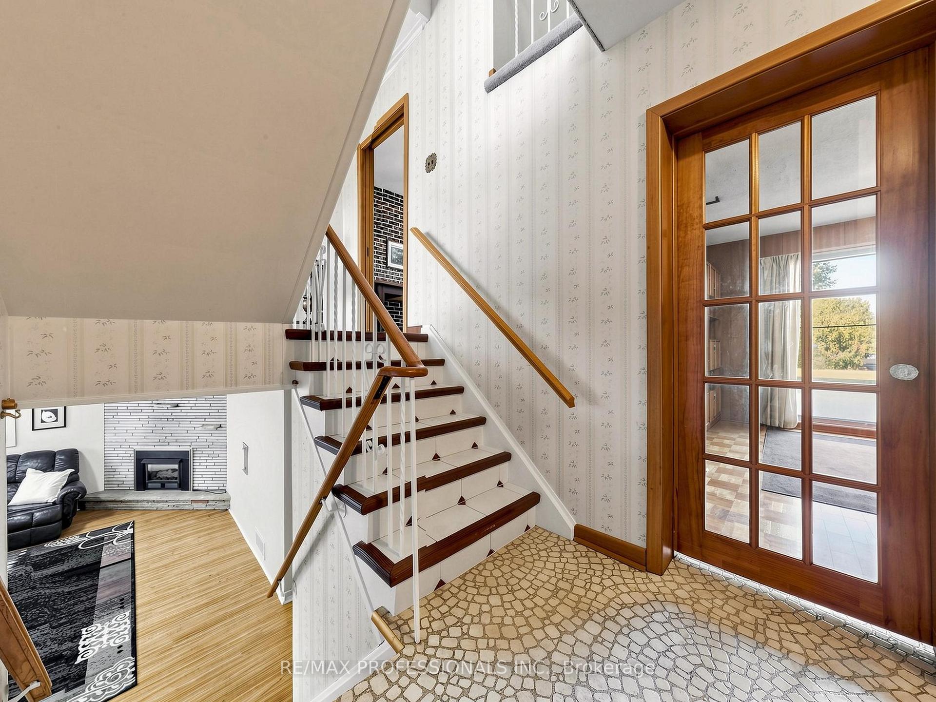 Photo 28 of 32 Summitcrest Drive, Etobicoke, Willowridge-Martingrove-Richview — HOMEH