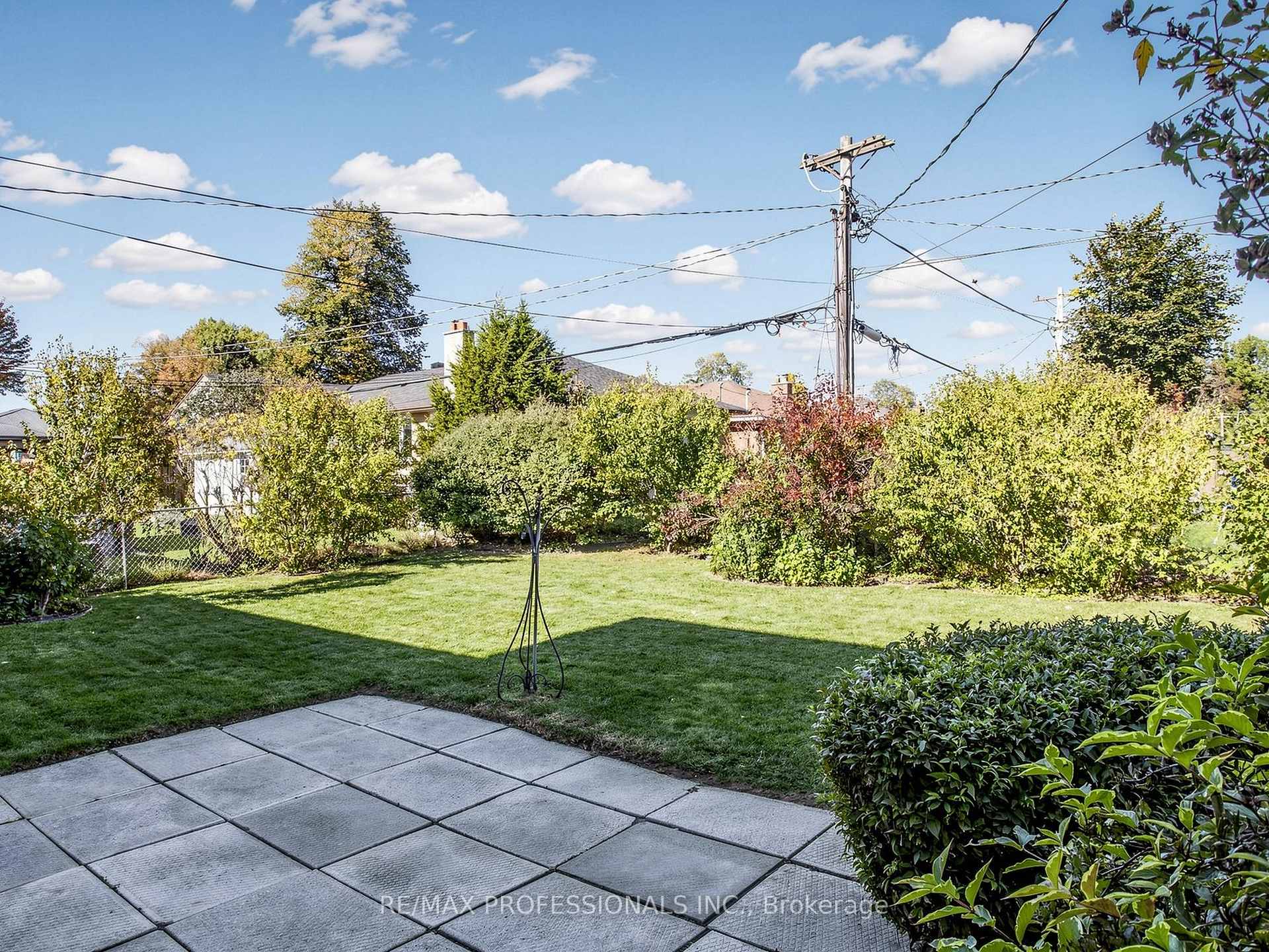 Photo 37 of 32 Summitcrest Drive, Etobicoke, Willowridge-Martingrove-Richview — HOMEH