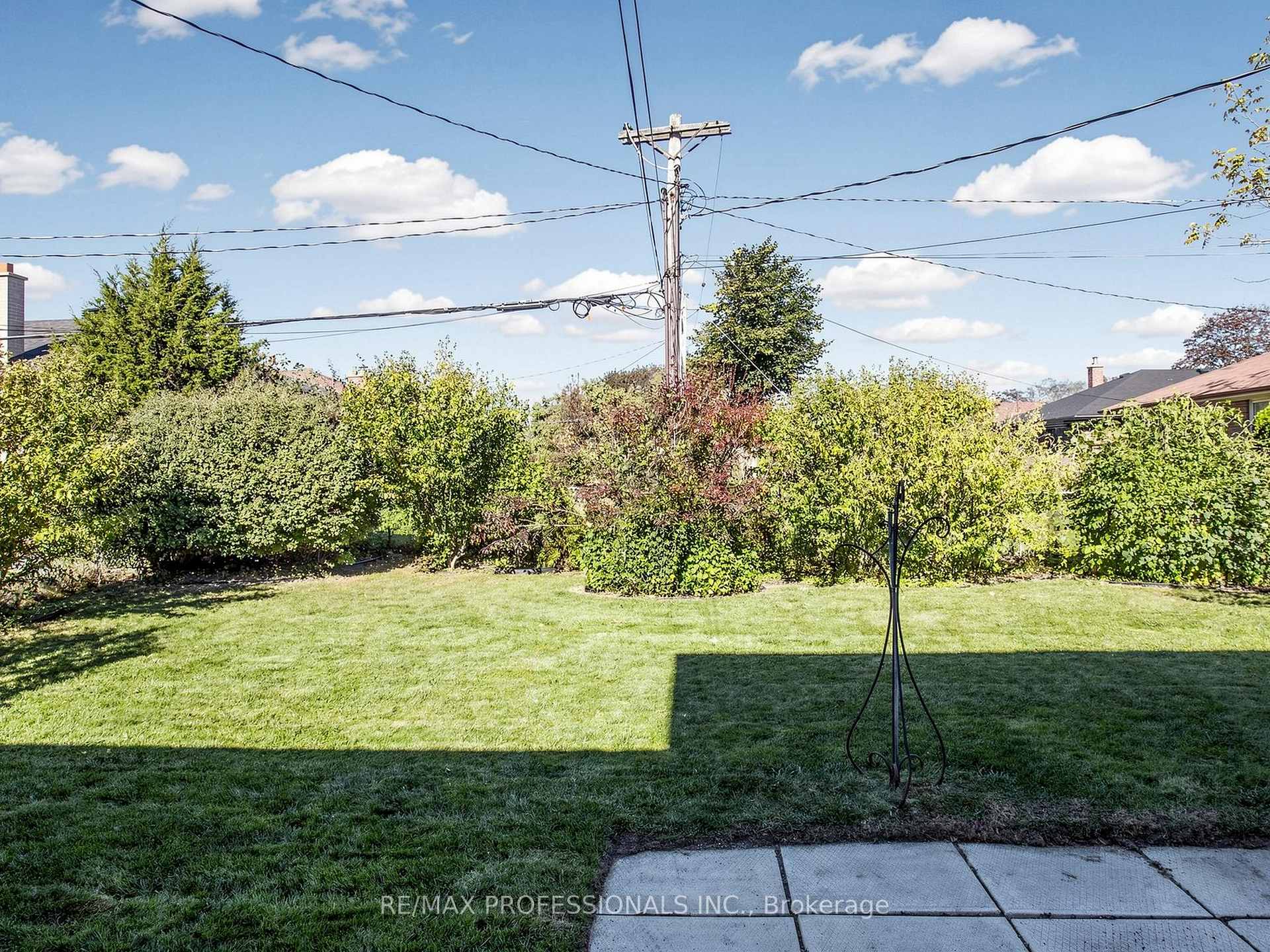Photo 38 of 32 Summitcrest Drive, Etobicoke, Willowridge-Martingrove-Richview — HOMEH