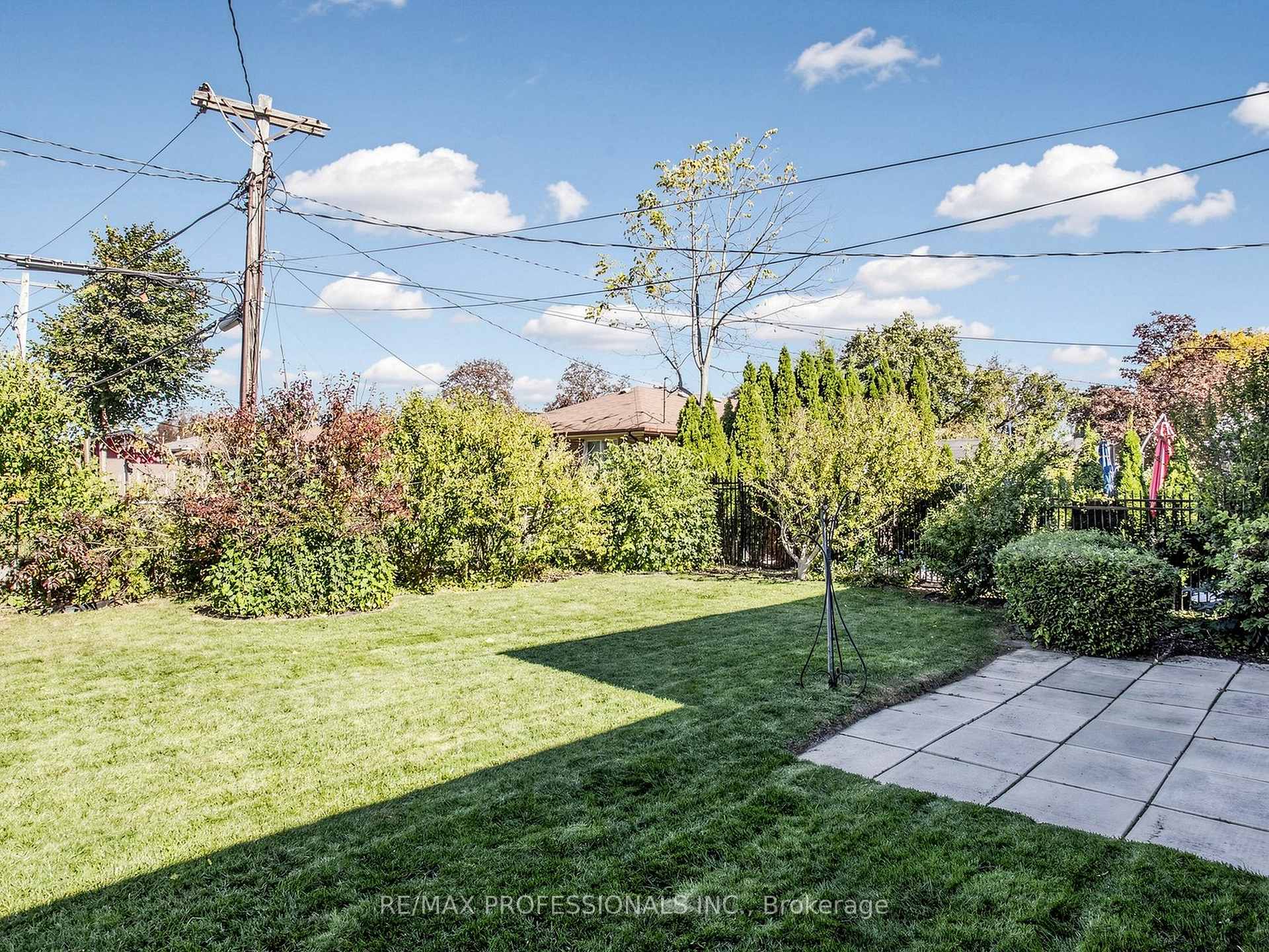 Photo 39 of 32 Summitcrest Drive, Etobicoke, Willowridge-Martingrove-Richview — HOMEH
