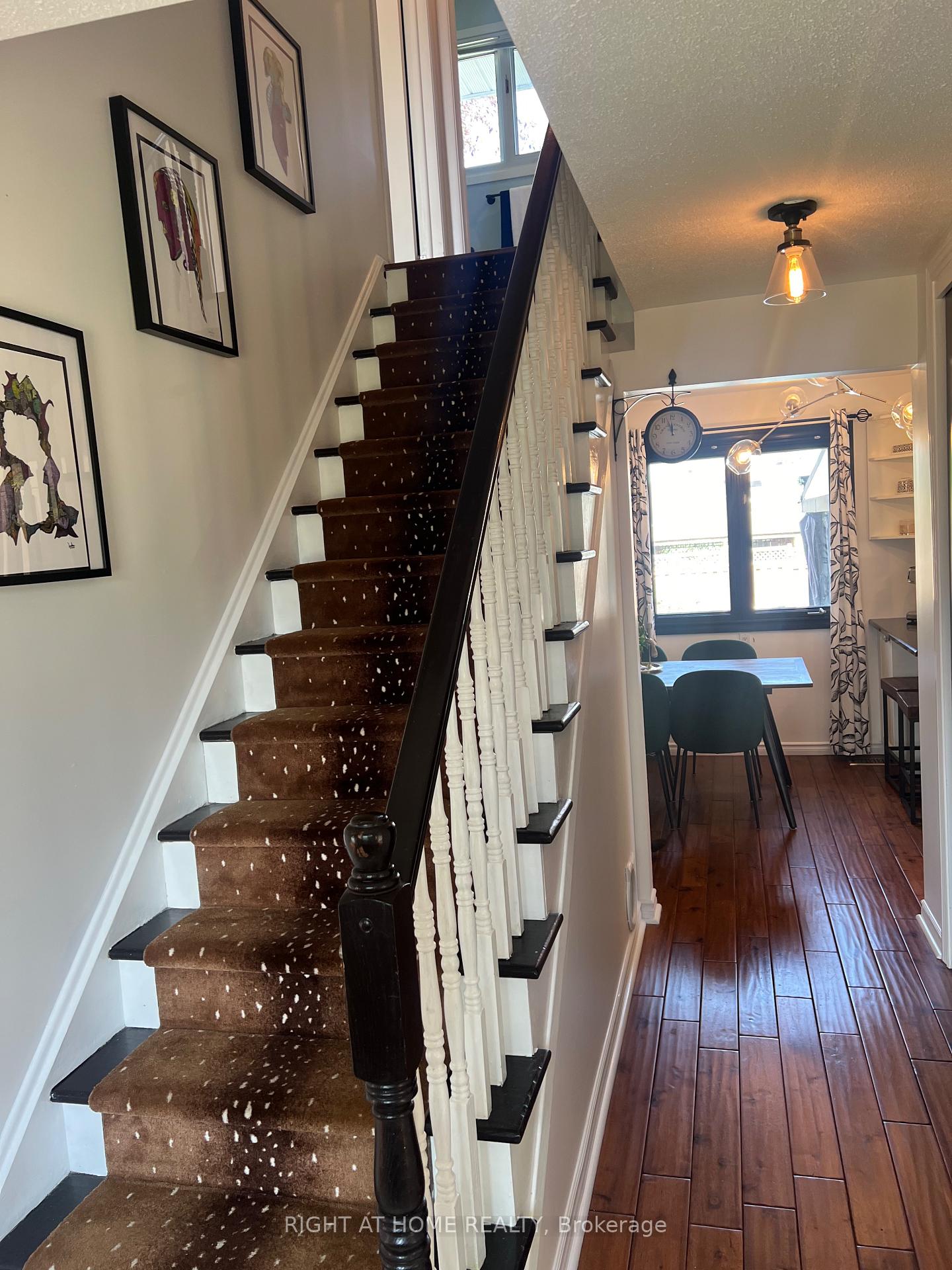 Photo 4 of 828 Eastvale Drive, Ottawa, Beacon Hill North — HOMEH