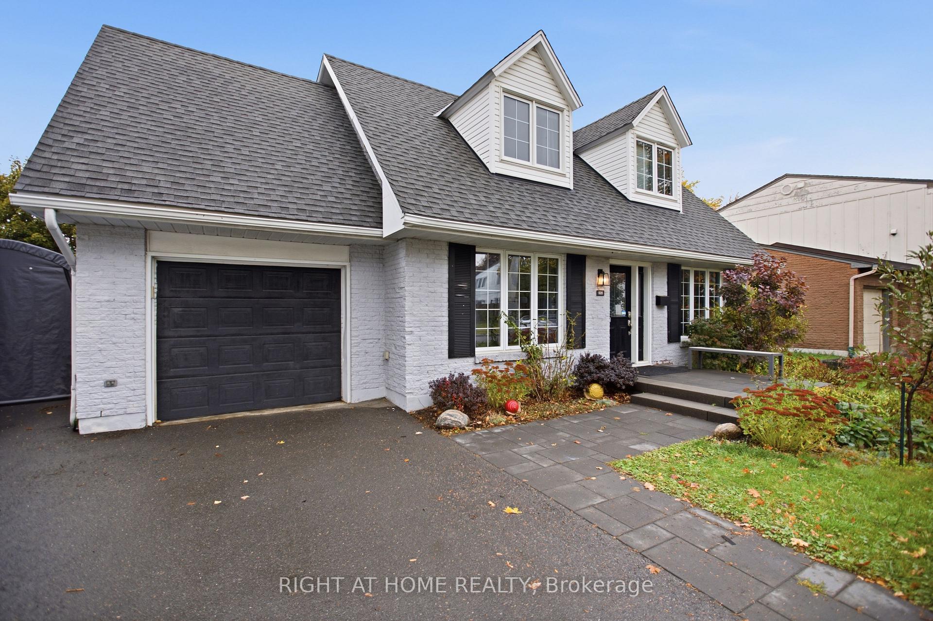 Photo 3 of 828 Eastvale Drive, Ottawa, Beacon Hill North — HOMEH