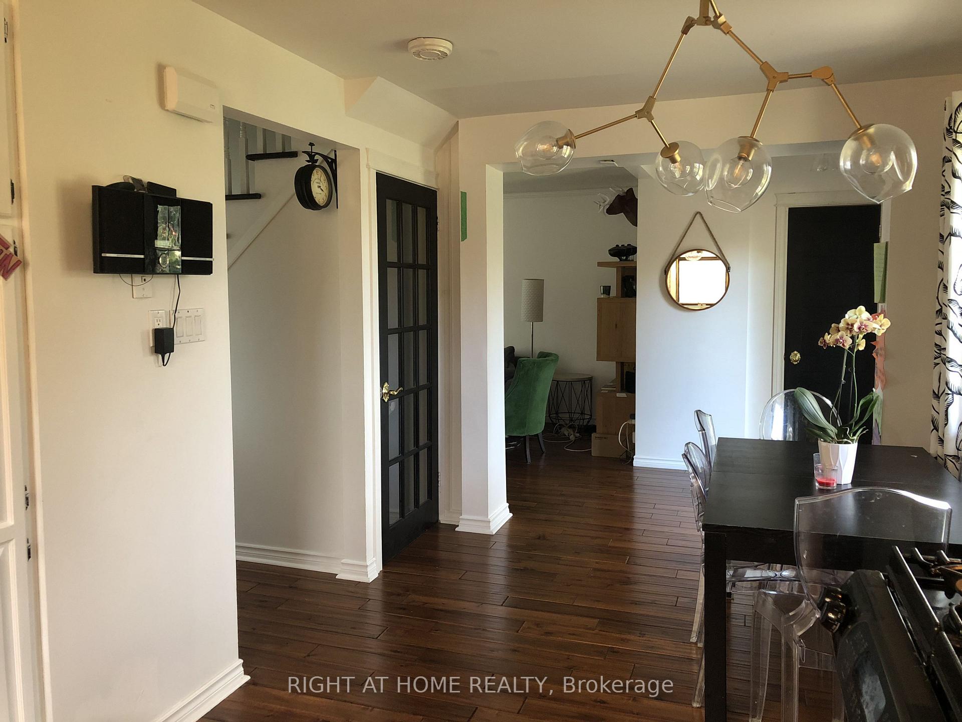 Photo 11 of 828 Eastvale Drive, Ottawa, Beacon Hill North — HOMEH