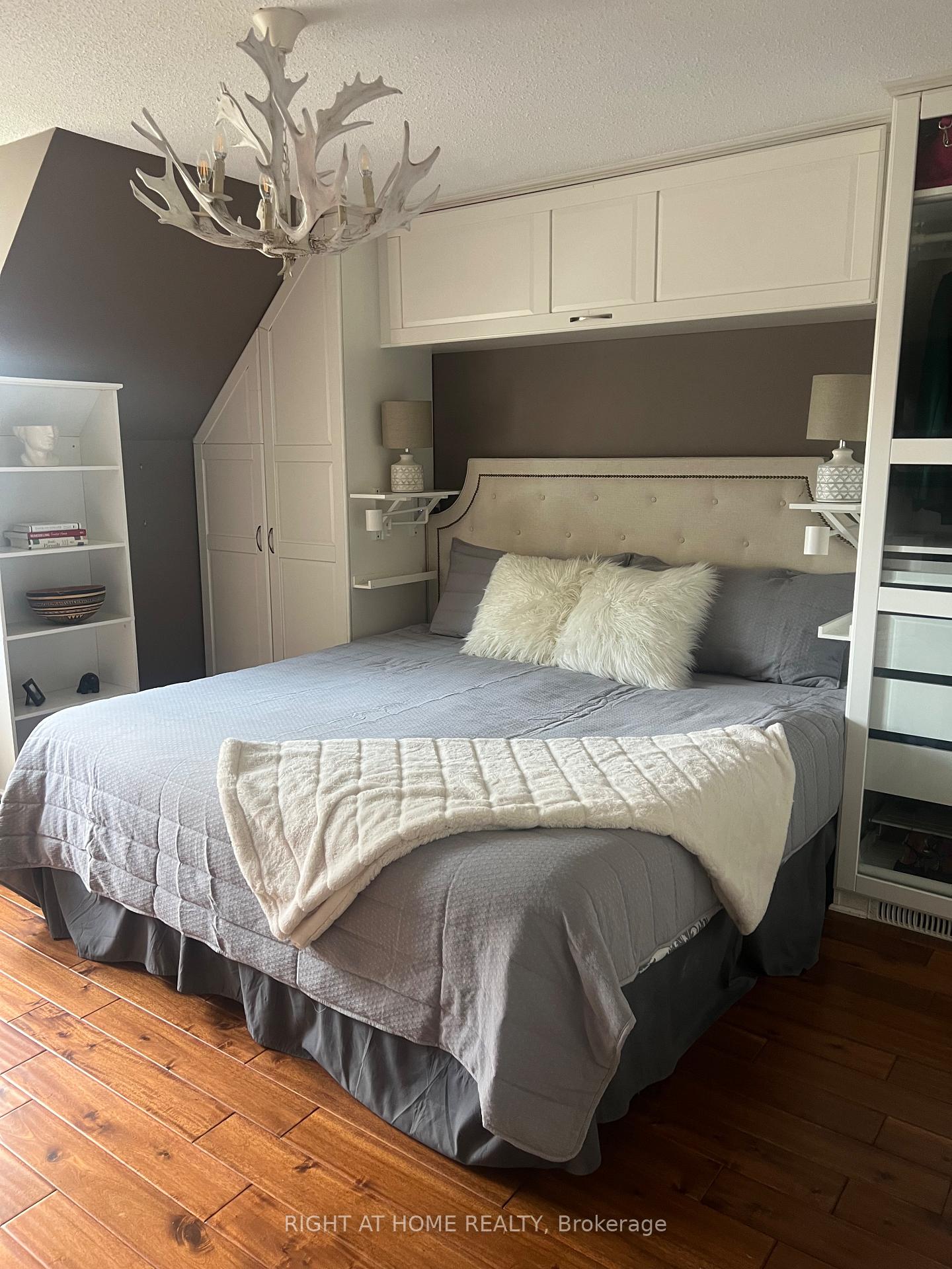 Photo 13 of 828 Eastvale Drive, Ottawa, Beacon Hill North — HOMEH