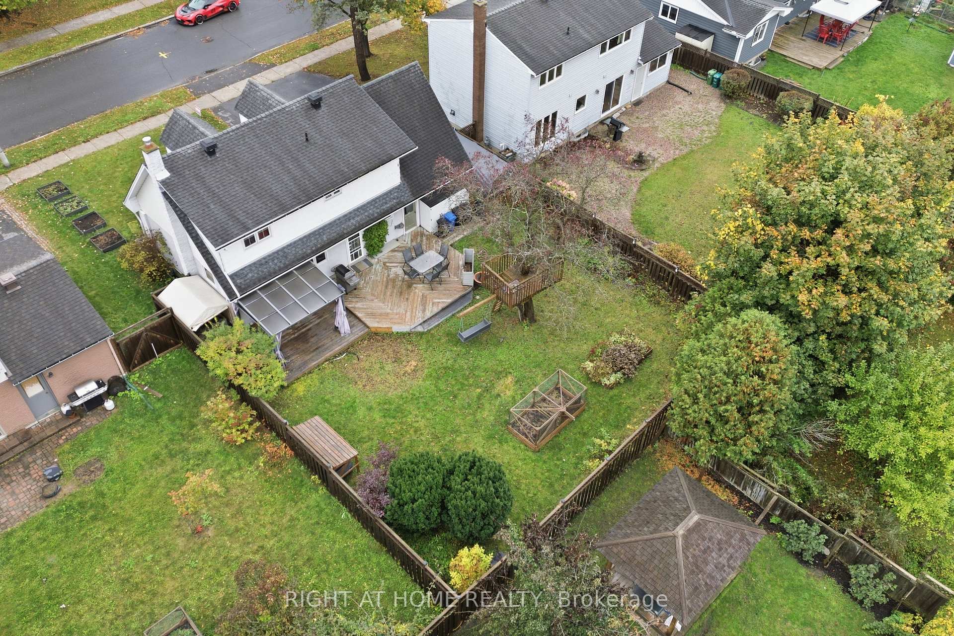 Photo 24 of 828 Eastvale Drive, Ottawa, Beacon Hill North — HOMEH