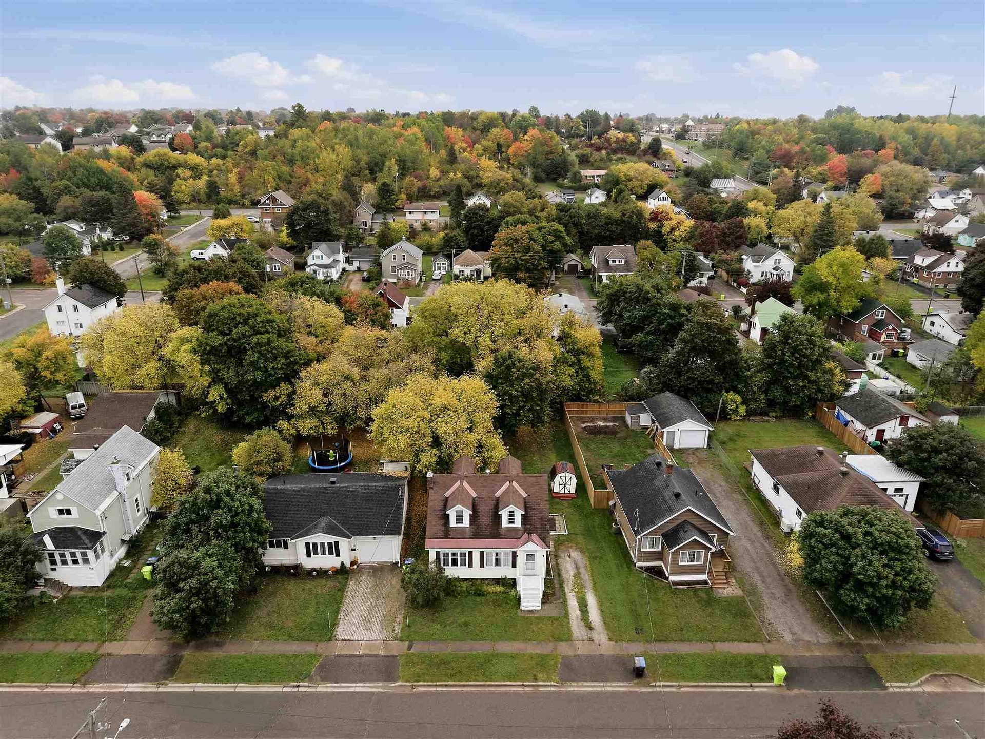 Photo 2 of 148 Walnut Street, Sault Ste Marie, Ward 4 — HOMEH
