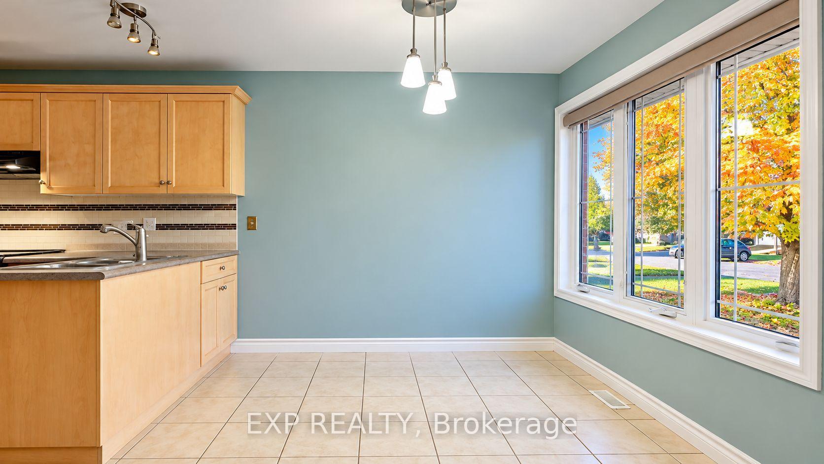 Photo 6 of Unit Upper, 487 Brentcliffe Drive, Waterloo, Columbia Forest — HOMEH