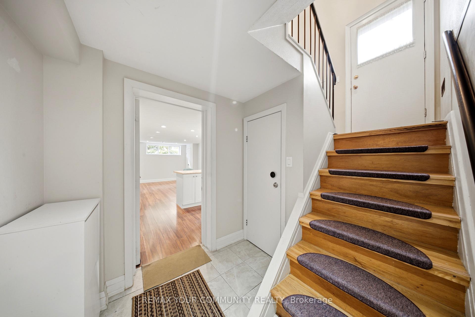 Photo 3 of Unit lower 1, 10 Tinder Crescent, North York, Victoria Village — HOMEH