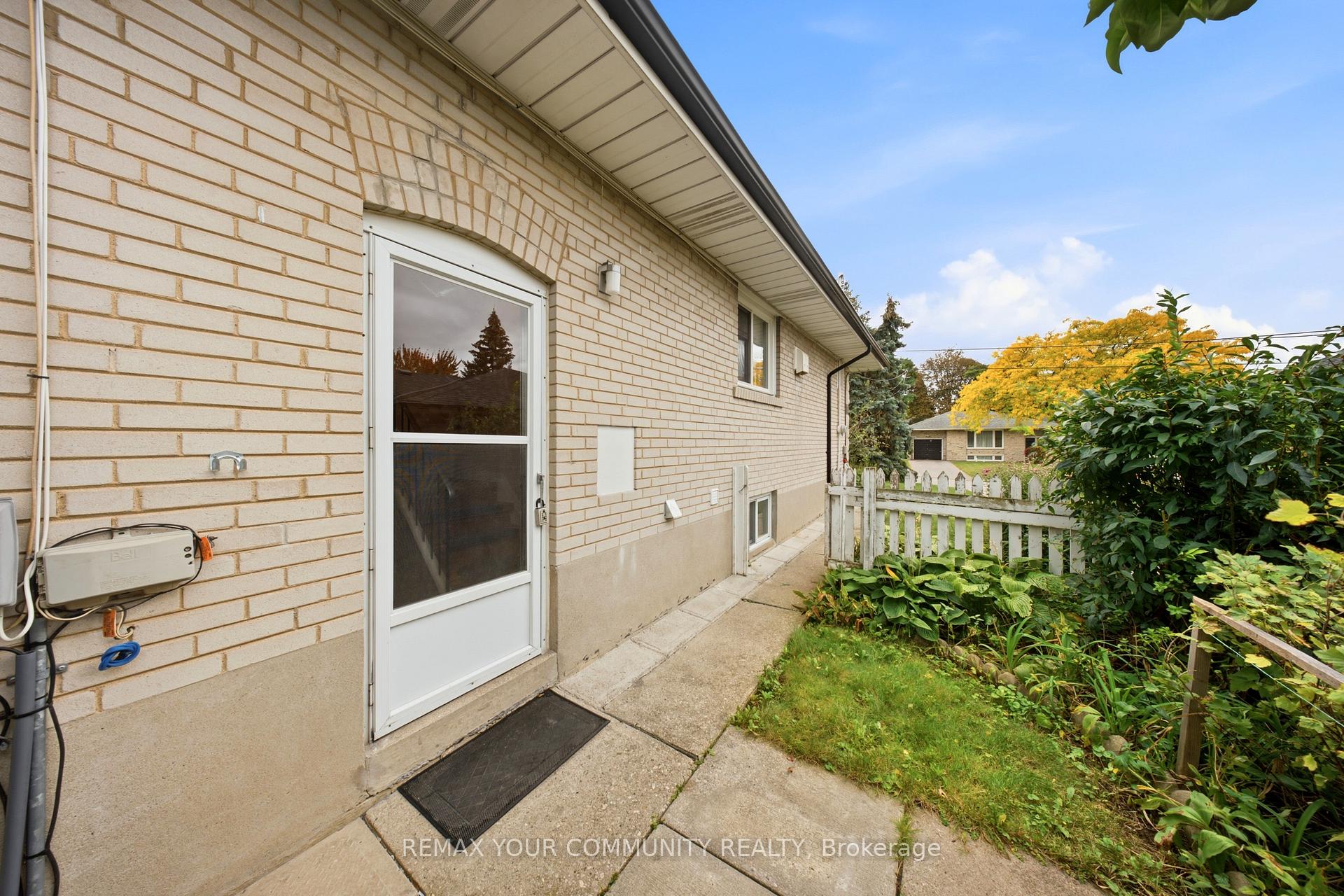 Photo 15 of Unit lower 1, 10 Tinder Crescent, North York, Victoria Village — HOMEH