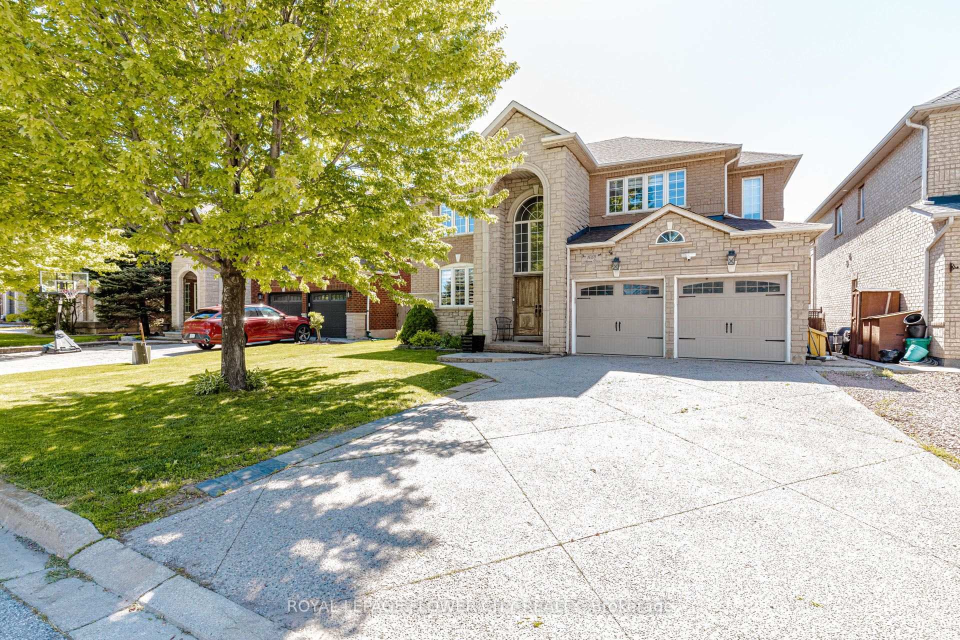 Photo 2 of 1058 Agram Drive, Oakville, Joshua Creek — HOMEH