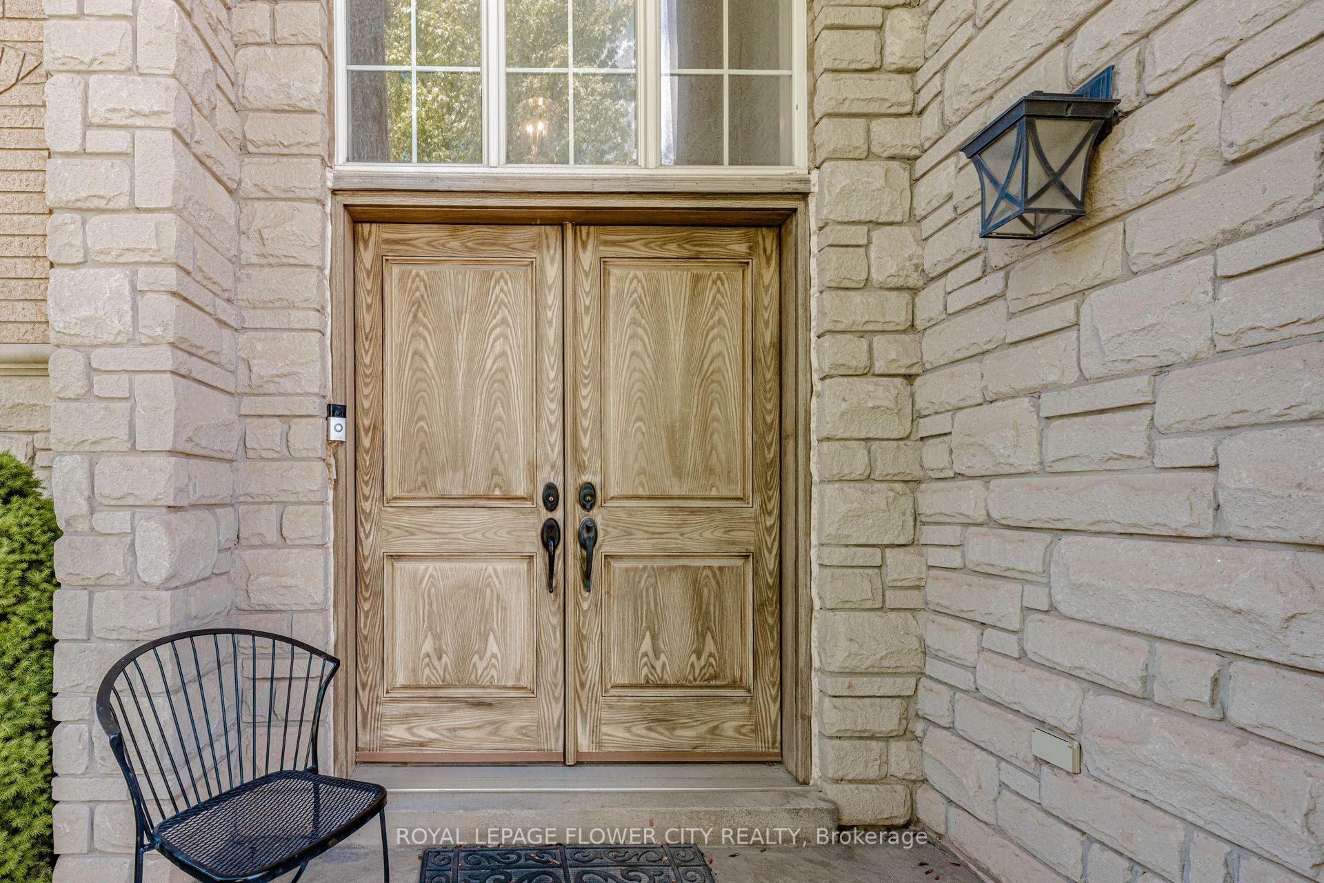 Photo 4 of 1058 Agram Drive, Oakville, Joshua Creek — HOMEH