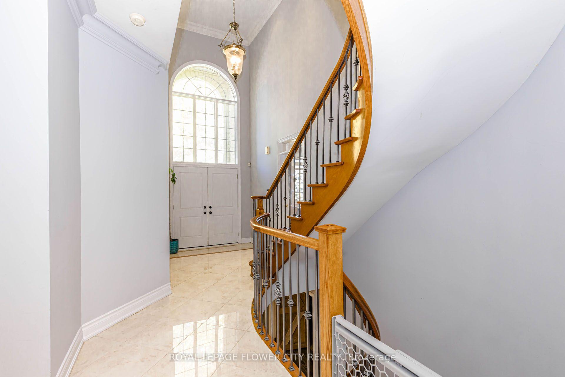 Photo 7 of 1058 Agram Drive, Oakville, Joshua Creek — HOMEH