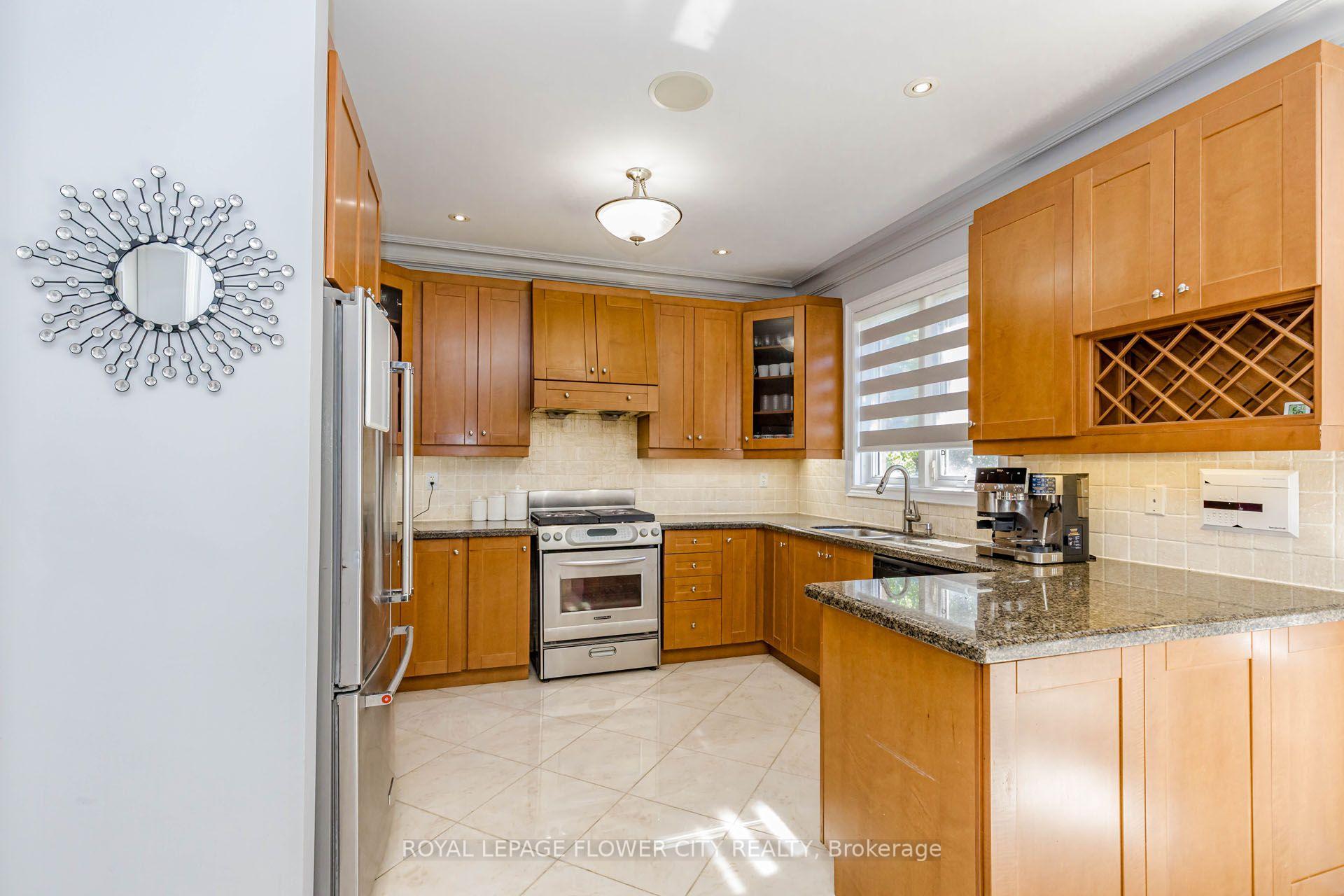 Photo 12 of 1058 Agram Drive, Oakville, Joshua Creek — HOMEH