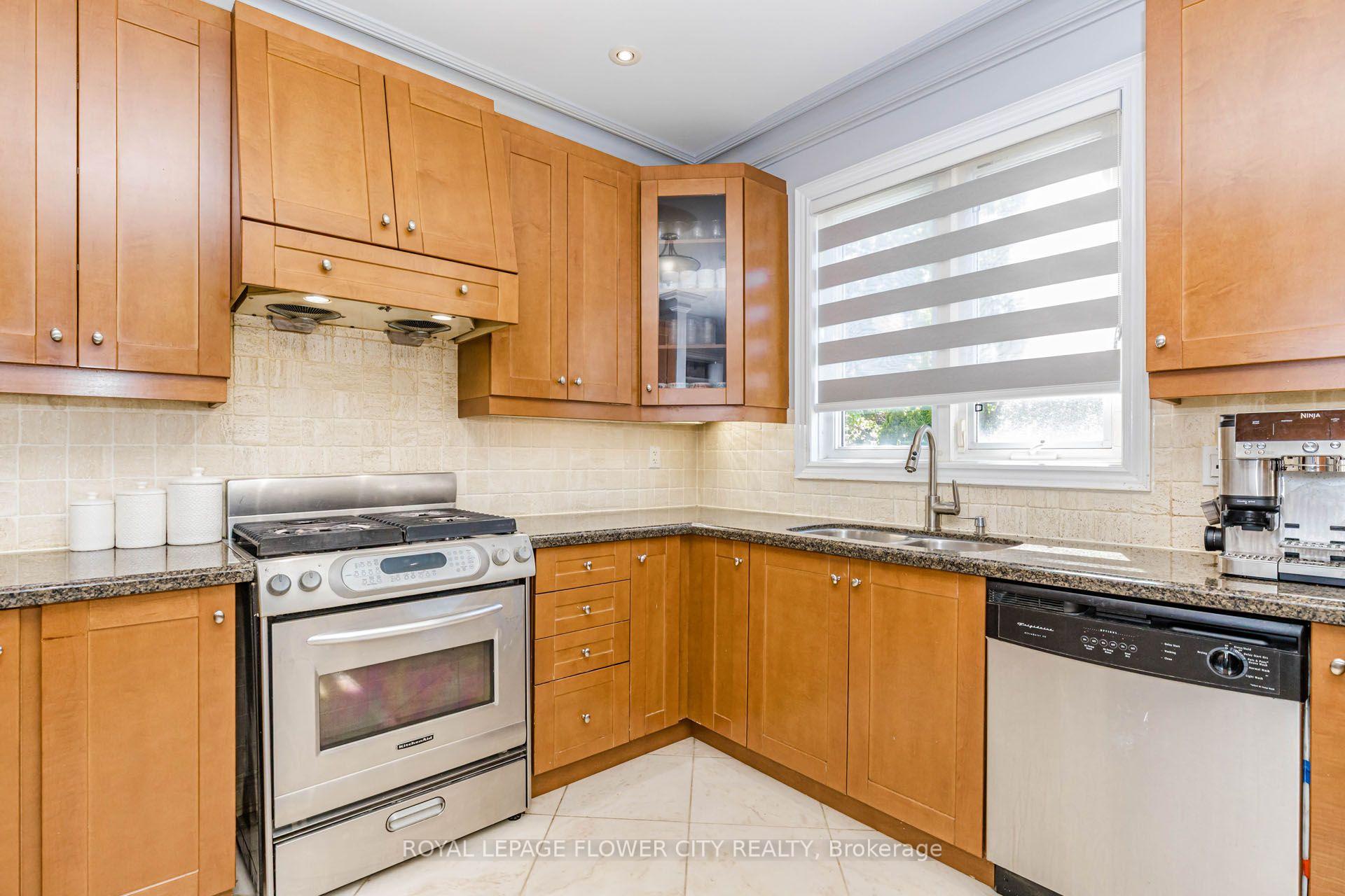 Photo 14 of 1058 Agram Drive, Oakville, Joshua Creek — HOMEH