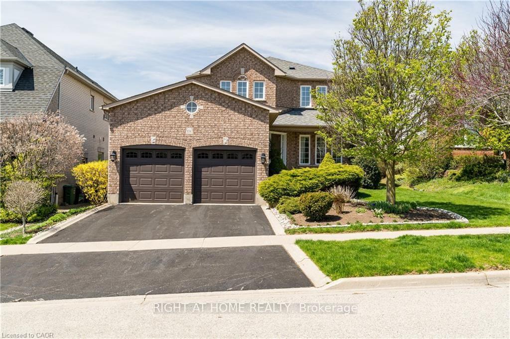 Photo 5 of 106 Moore Crescent, Hamilton, Ancaster — HOMEH